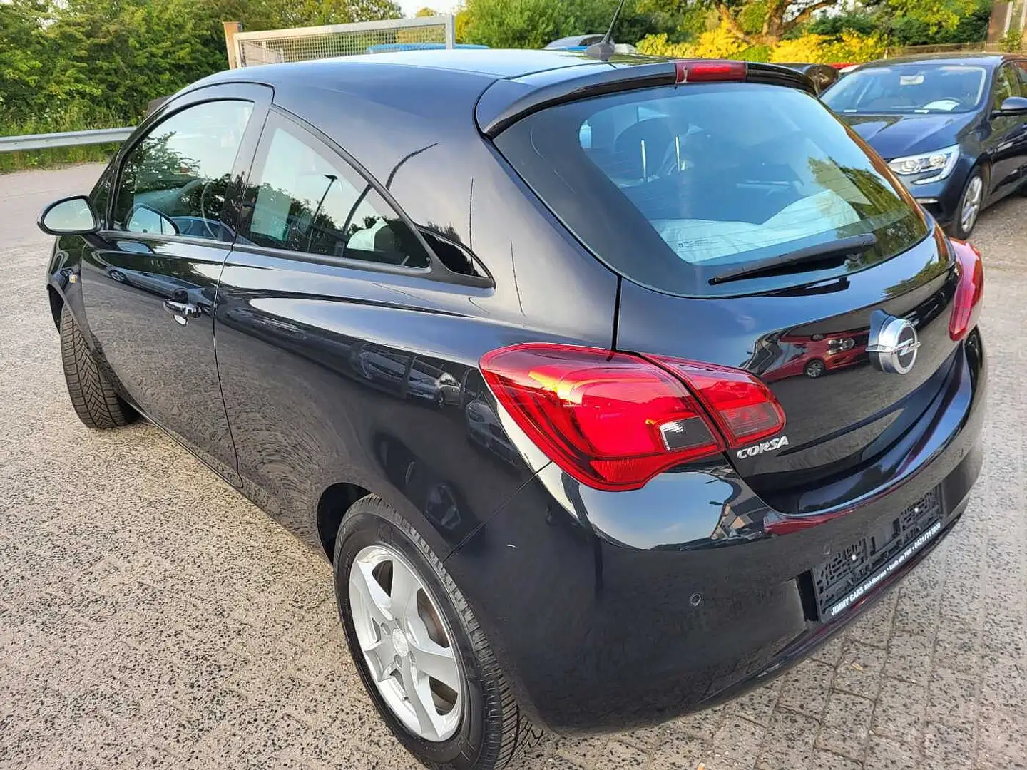 Opel Corsa 3-Türer 1.2 Active Schwarz - 2
