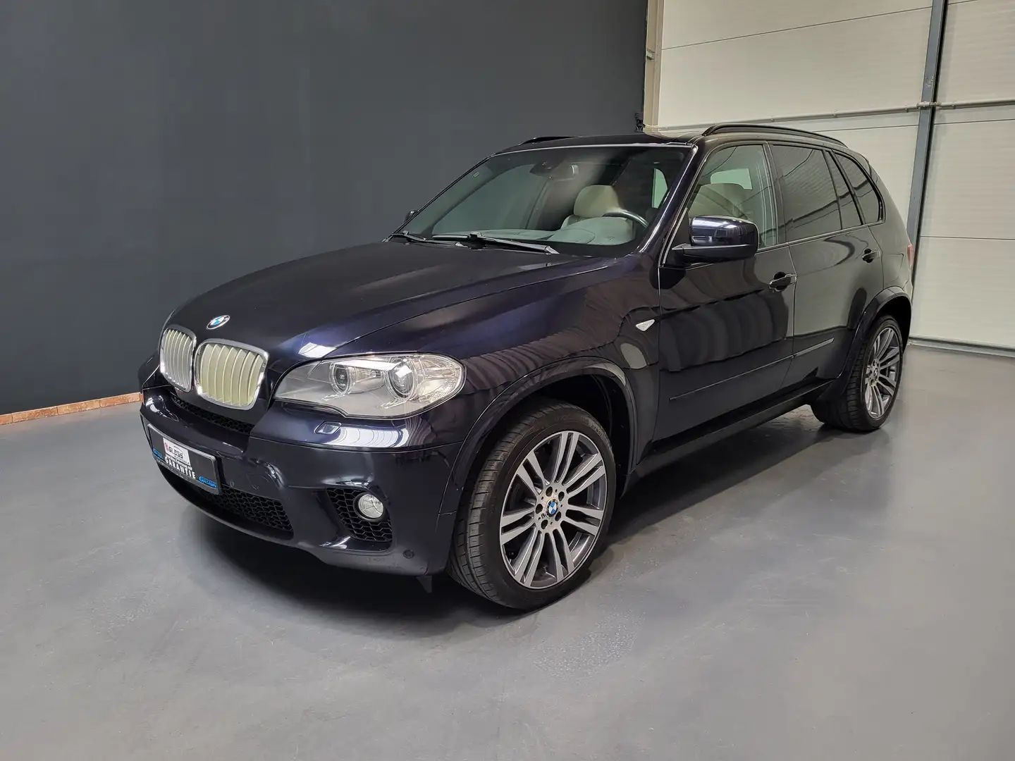 BMW X5 xDrive40d M-Paket *Top Ausstattung* Schwarz - 1