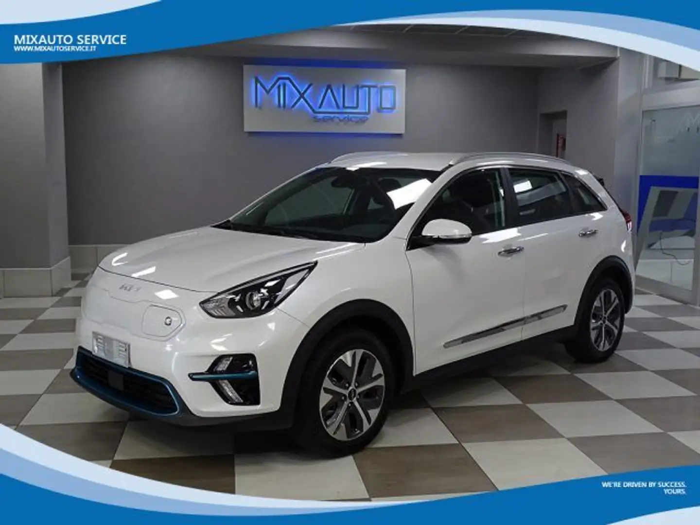 Kia e-Niro BEV 64kwh 204cv Drive Bianco - 1