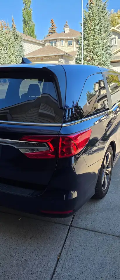 Honda Odyssey снимка Honda Odyssey