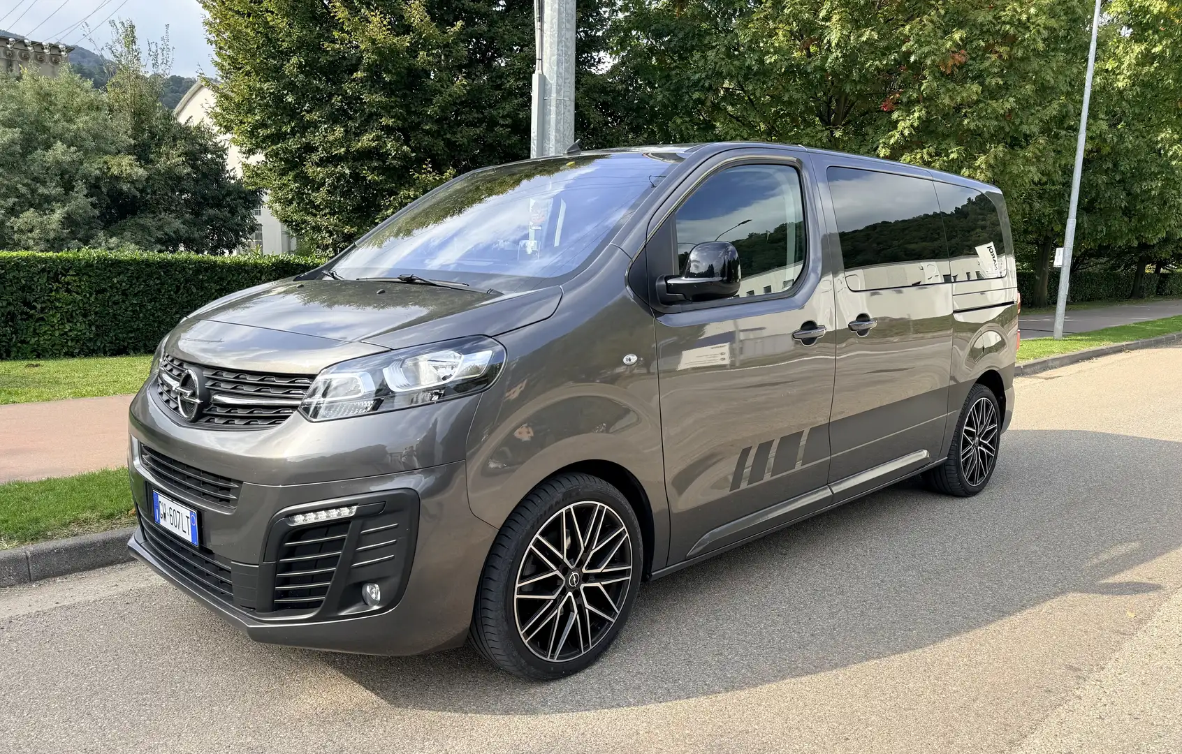 Opel Zafira Life - 1