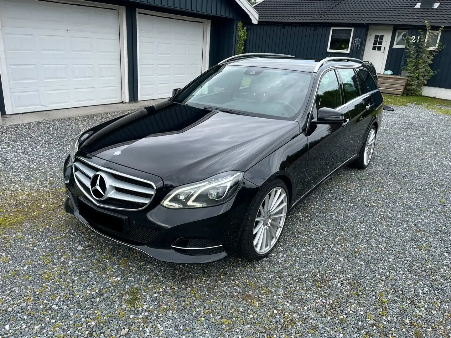 Mercedes-Benz E 200 E 200 T BlueTEC 7G-TRONIC Avantgarde Schwarz - 2