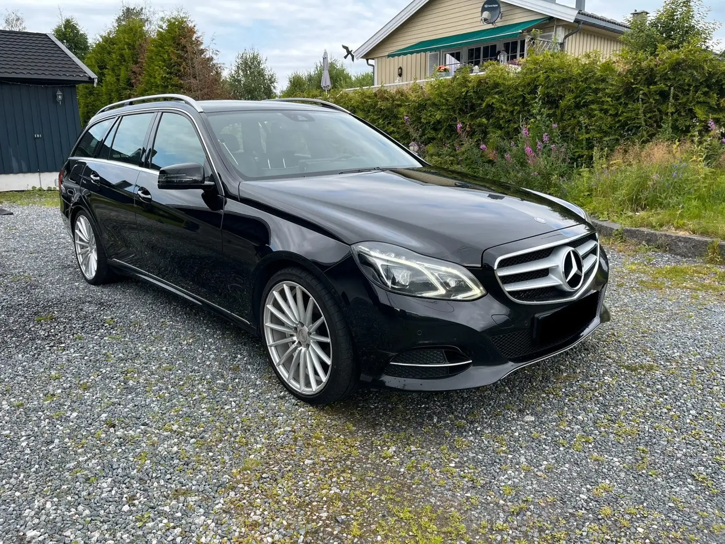 Mercedes-Benz E 200 E 200 T BlueTEC 7G-TRONIC Avantgarde Schwarz - 1