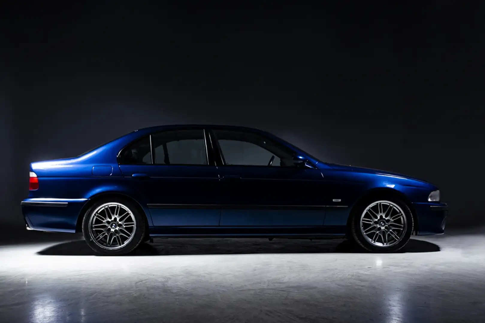 BMW M5 Blauw - 2