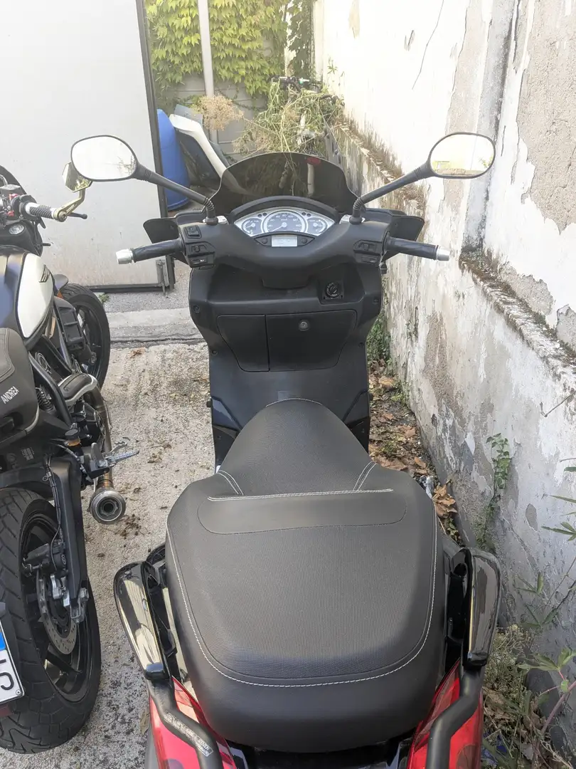 Yamaha X-Max 250 Černá - 1