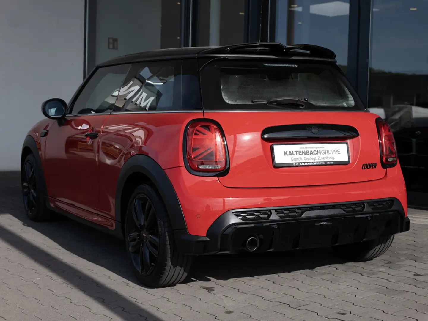 MINI Cooper John Cooper Works Trim FACEL. LED SHZ Rood - 2