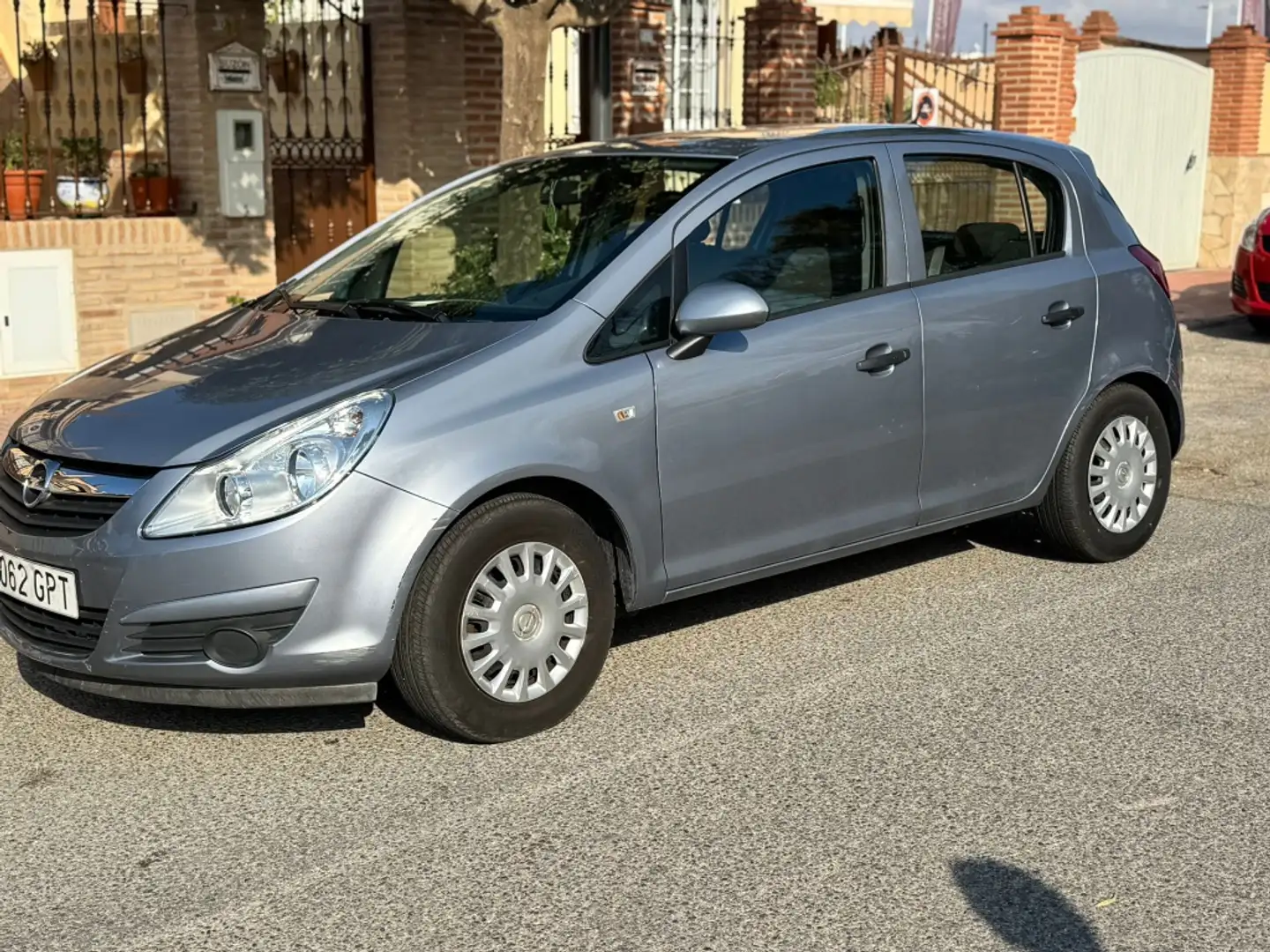Opel Corsa 1.2 Cosmo Gris - 1