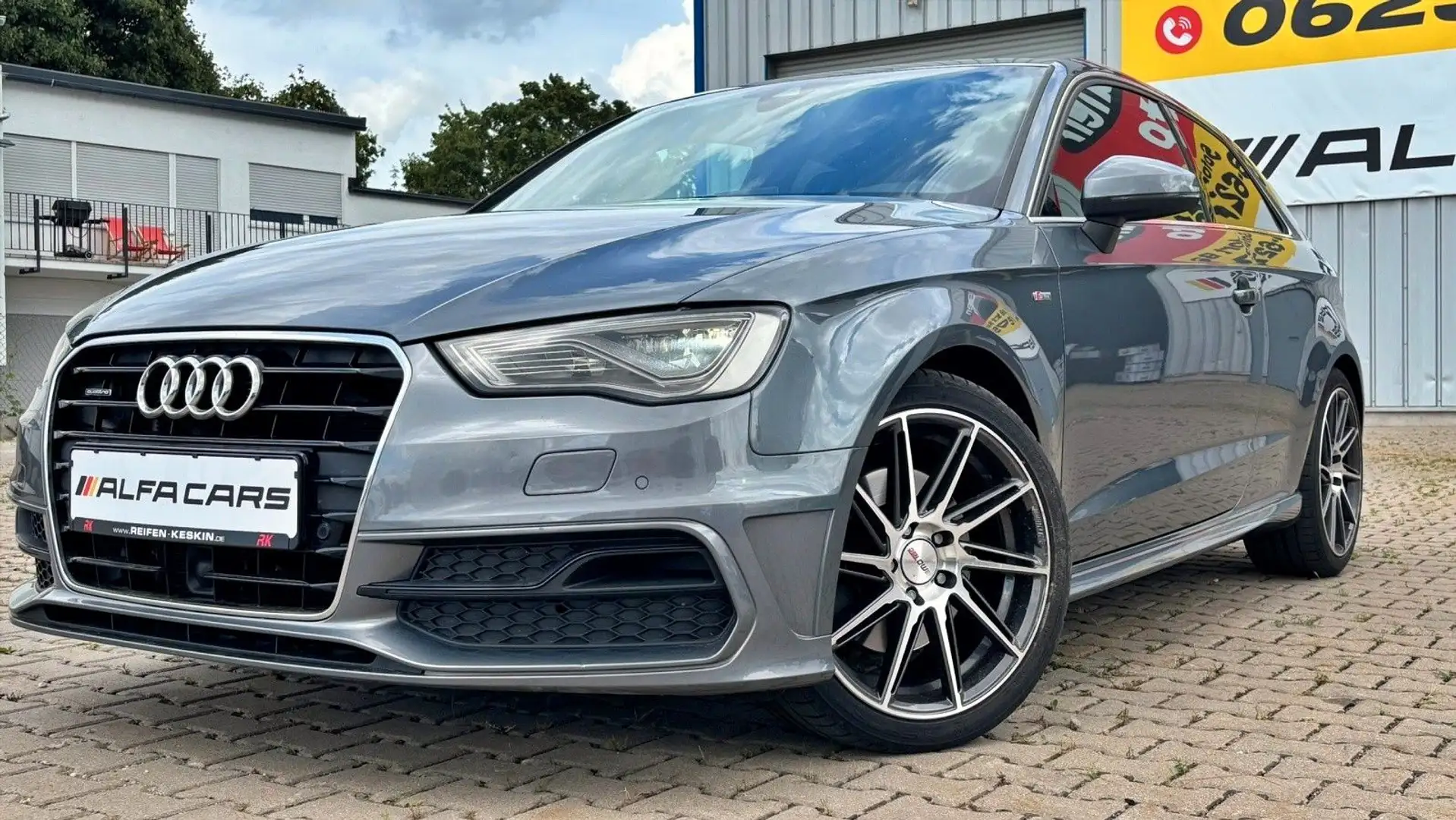 Audi A3 2.0 TDI  S-Line/NAVI/VOLLSHEFT/SHZ/BI-XENON Gris - 1