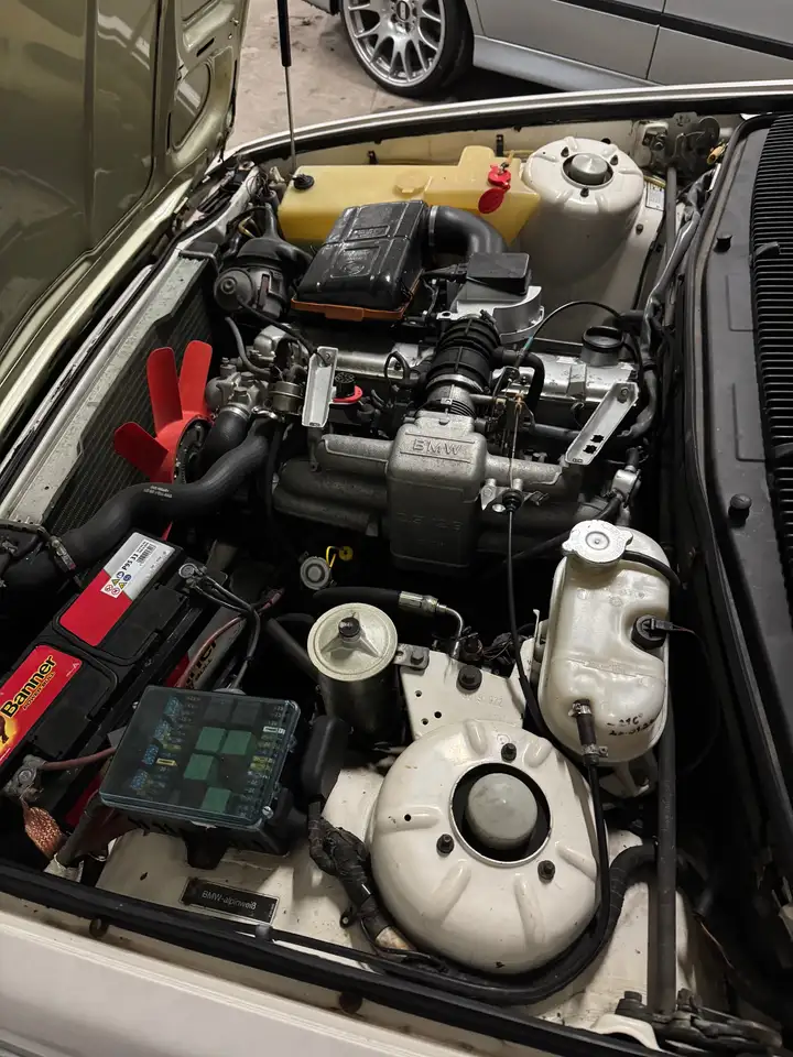 BMW 725i e23, foto 10