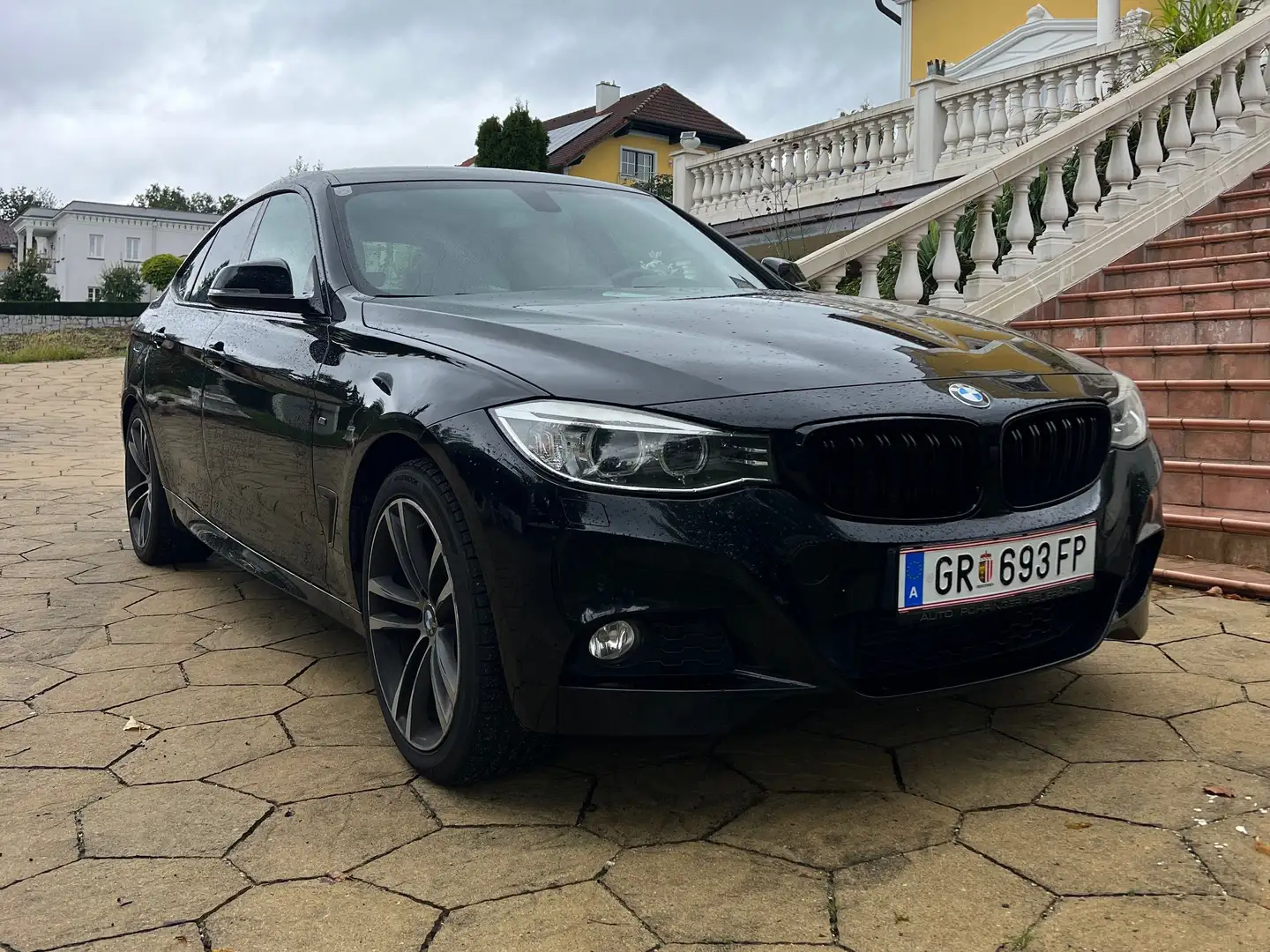 BMW 328 328i xDrive Gran Turismo Aut.Gran Turismo Schwarz - 1
