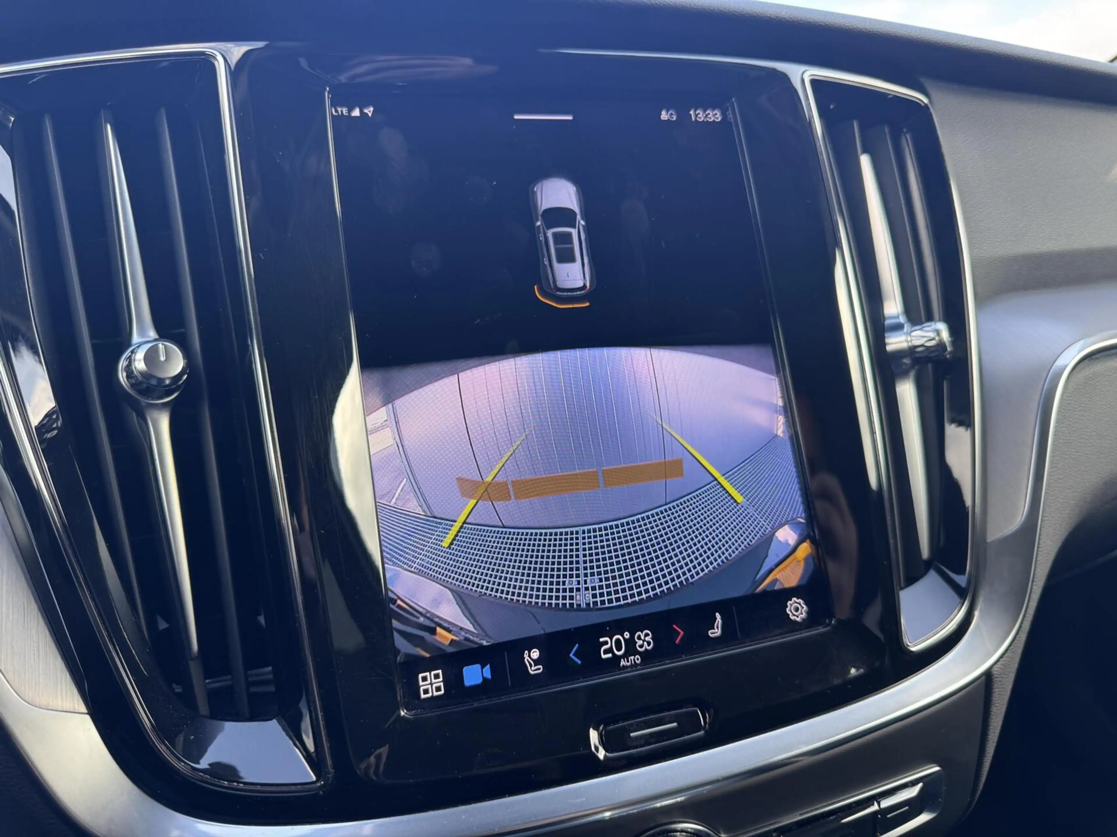 Volvo V60 2.0 B3 Core|Navi|NL-Auto|Adaptive Cruise|LED — photo 17