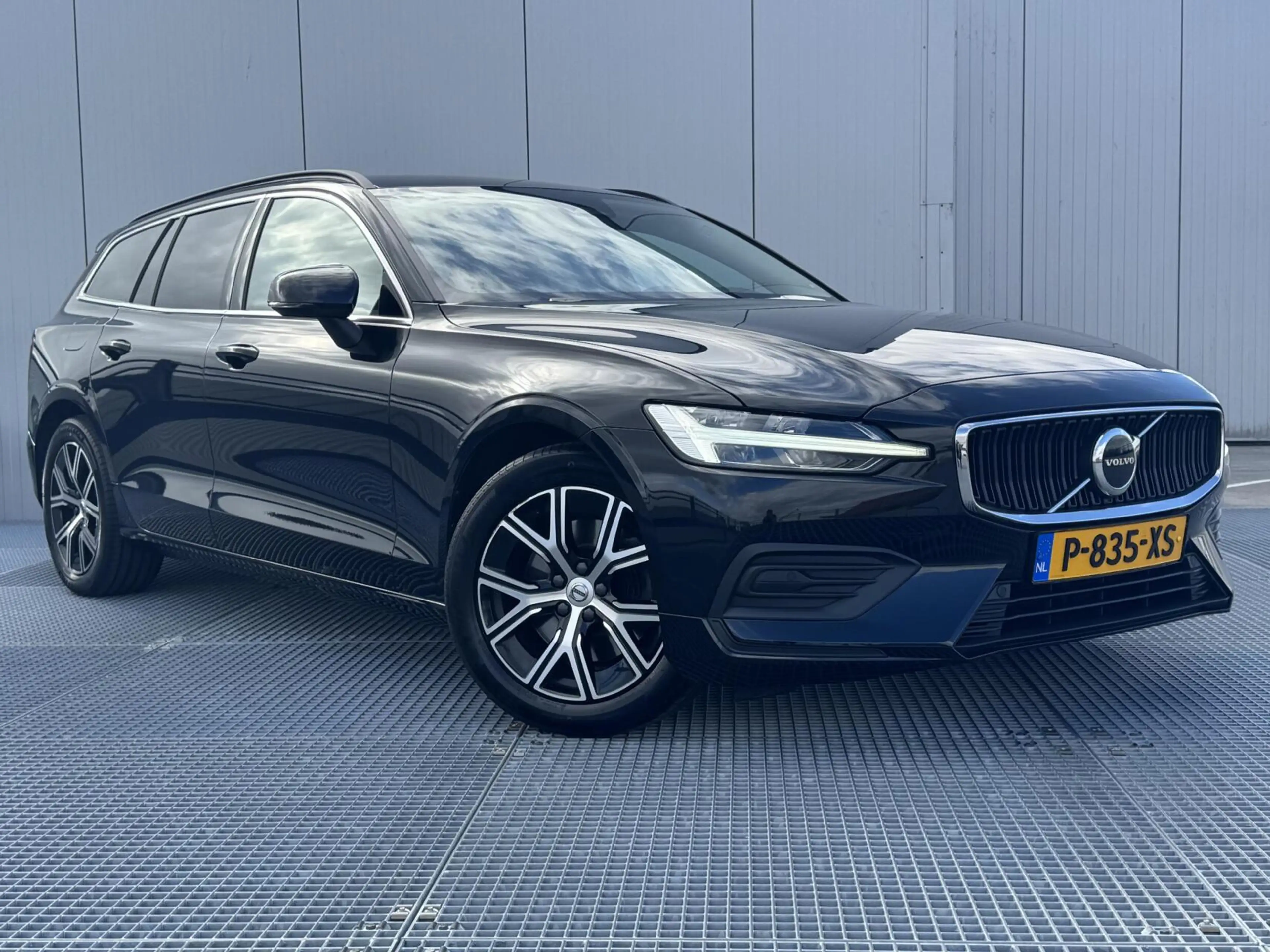 Volvo V60 2.0 B3 Core|Navi|NL-Auto|Adaptive Cruise|LED — photo 35