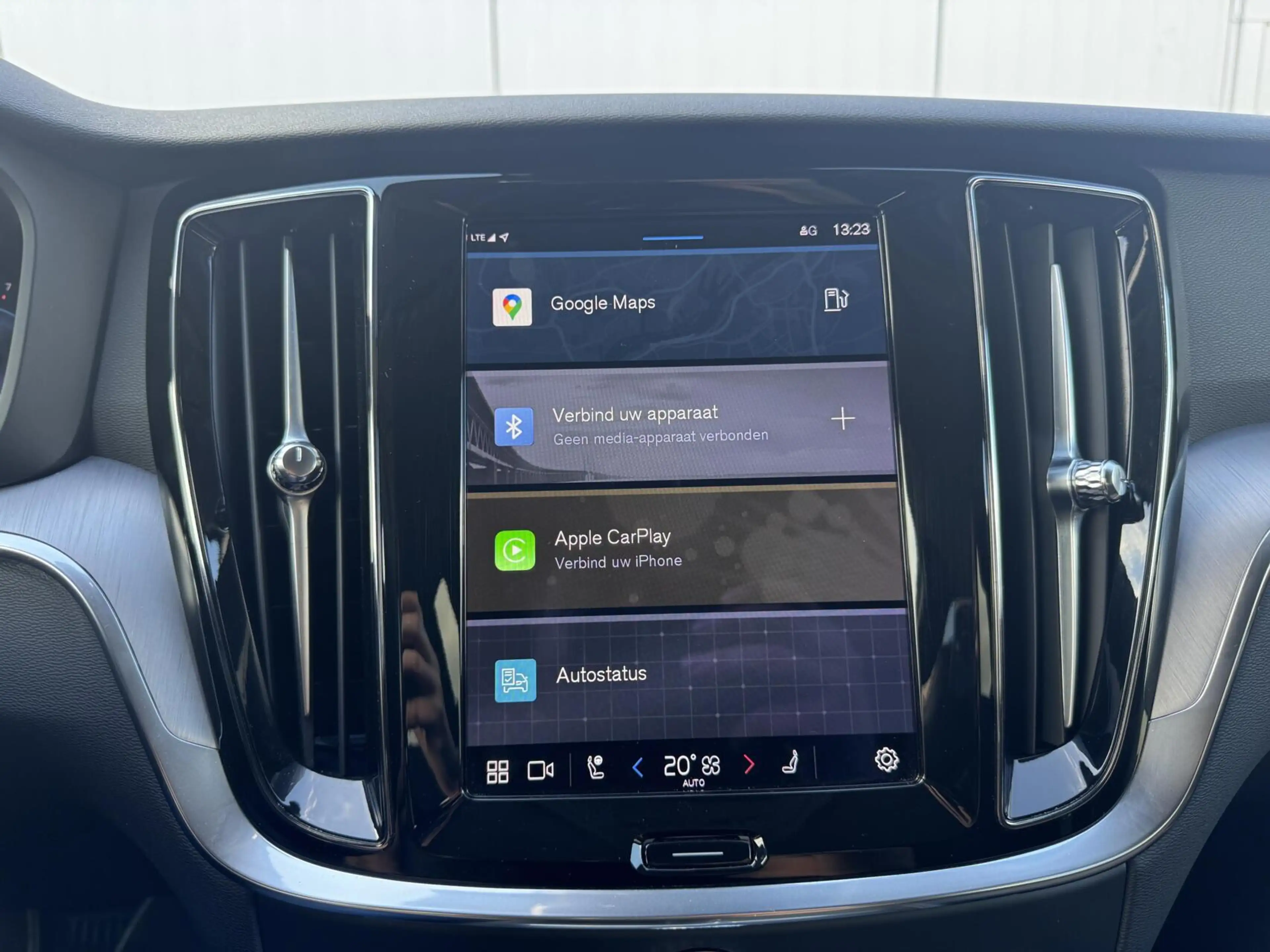 Volvo V60 2.0 B3 Core|Navi|NL-Auto|Adaptive Cruise|LED — photo 24