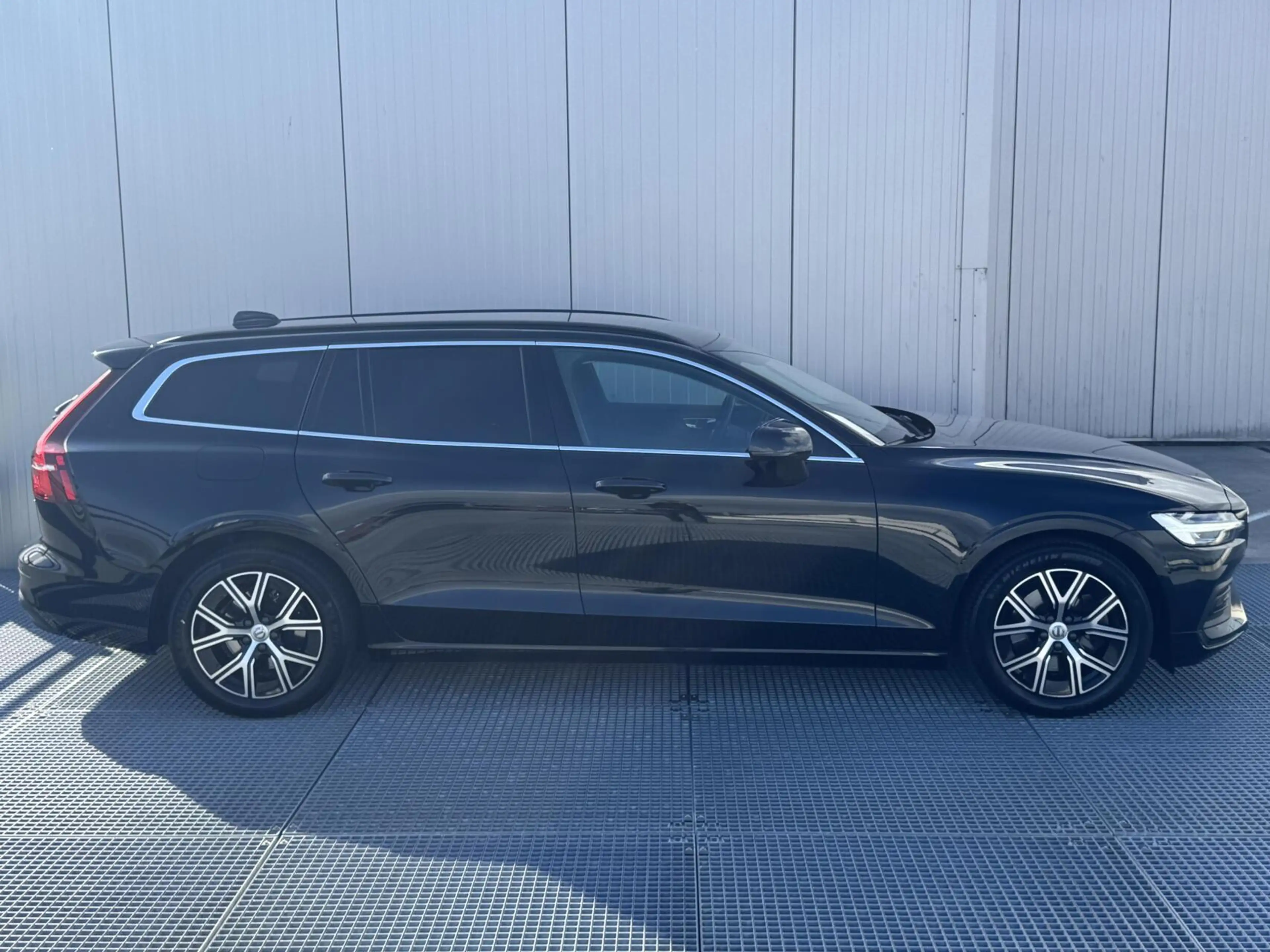 Volvo V60 2.0 B3 Core|Navi|NL-Auto|Adaptive Cruise|LED — photo 36