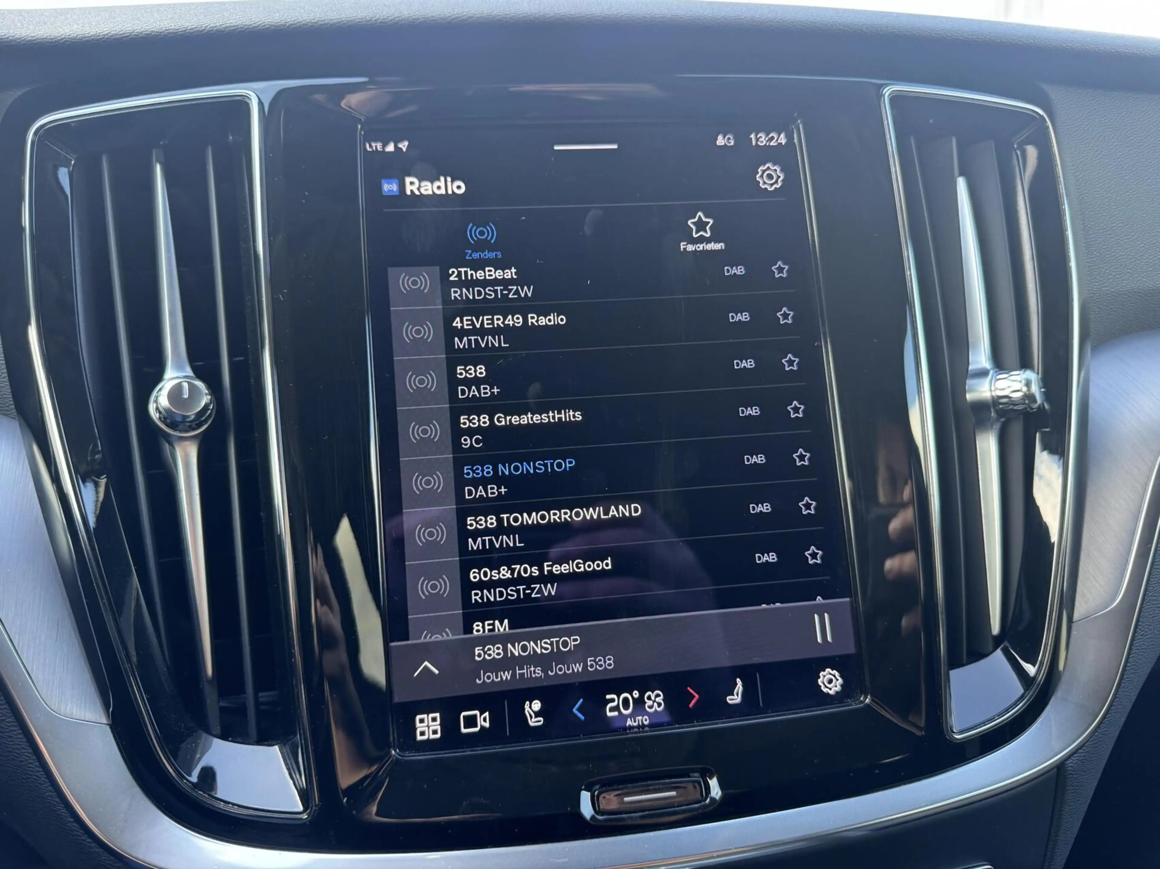 Volvo V60 2.0 B3 Core|Navi|NL-Auto|Adaptive Cruise|LED — photo 26