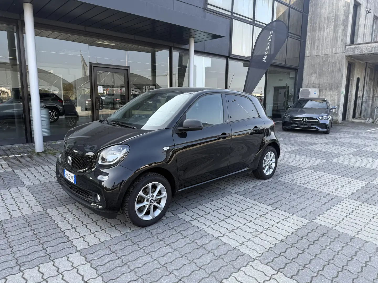 smart forFour Forfour 1.0 Passion 71cv twinamic my18 Noir - 1