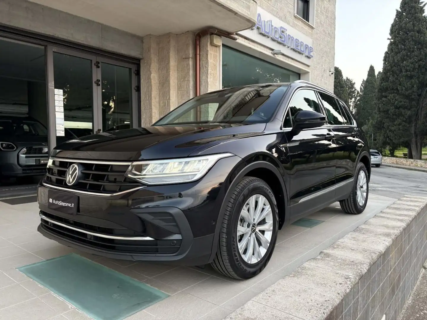 Volkswagen Tiguan 2.0 TDI 150 CV SCR DSG Life TELECAMERA Nero - 1