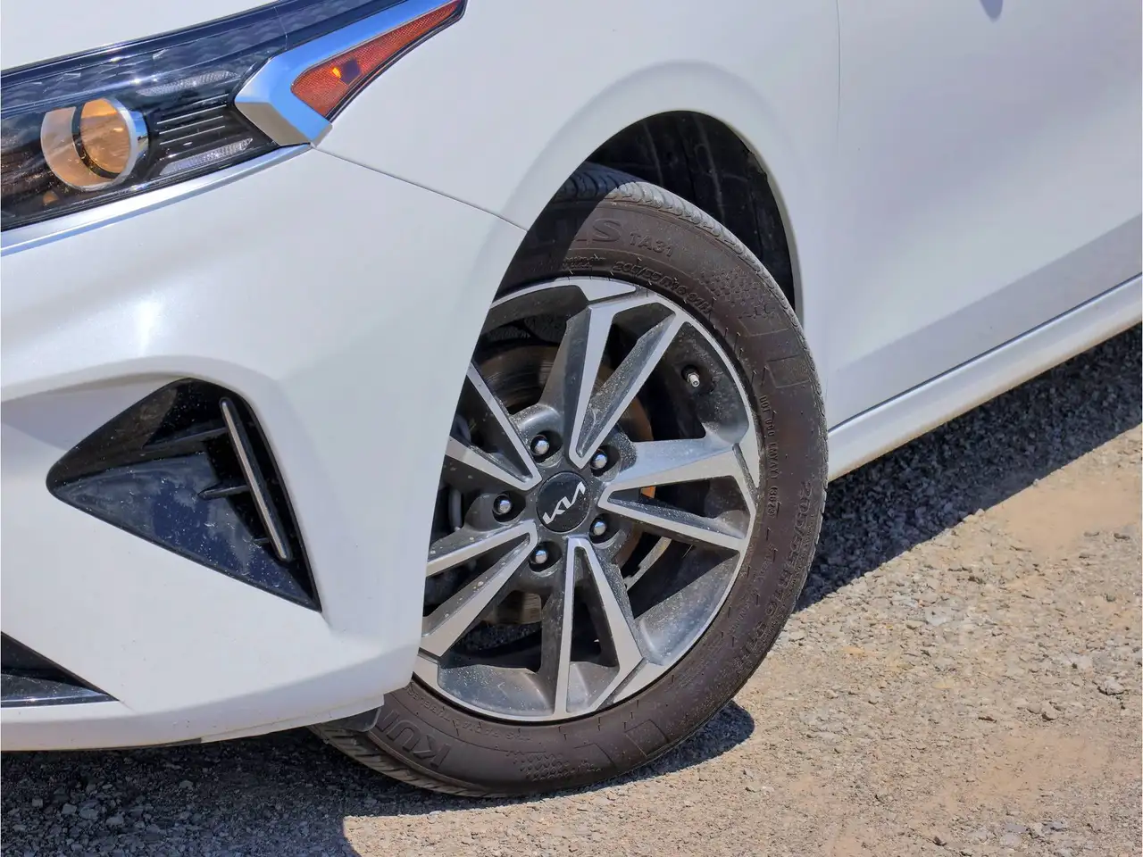 Kia Forte снимка Kia Forte