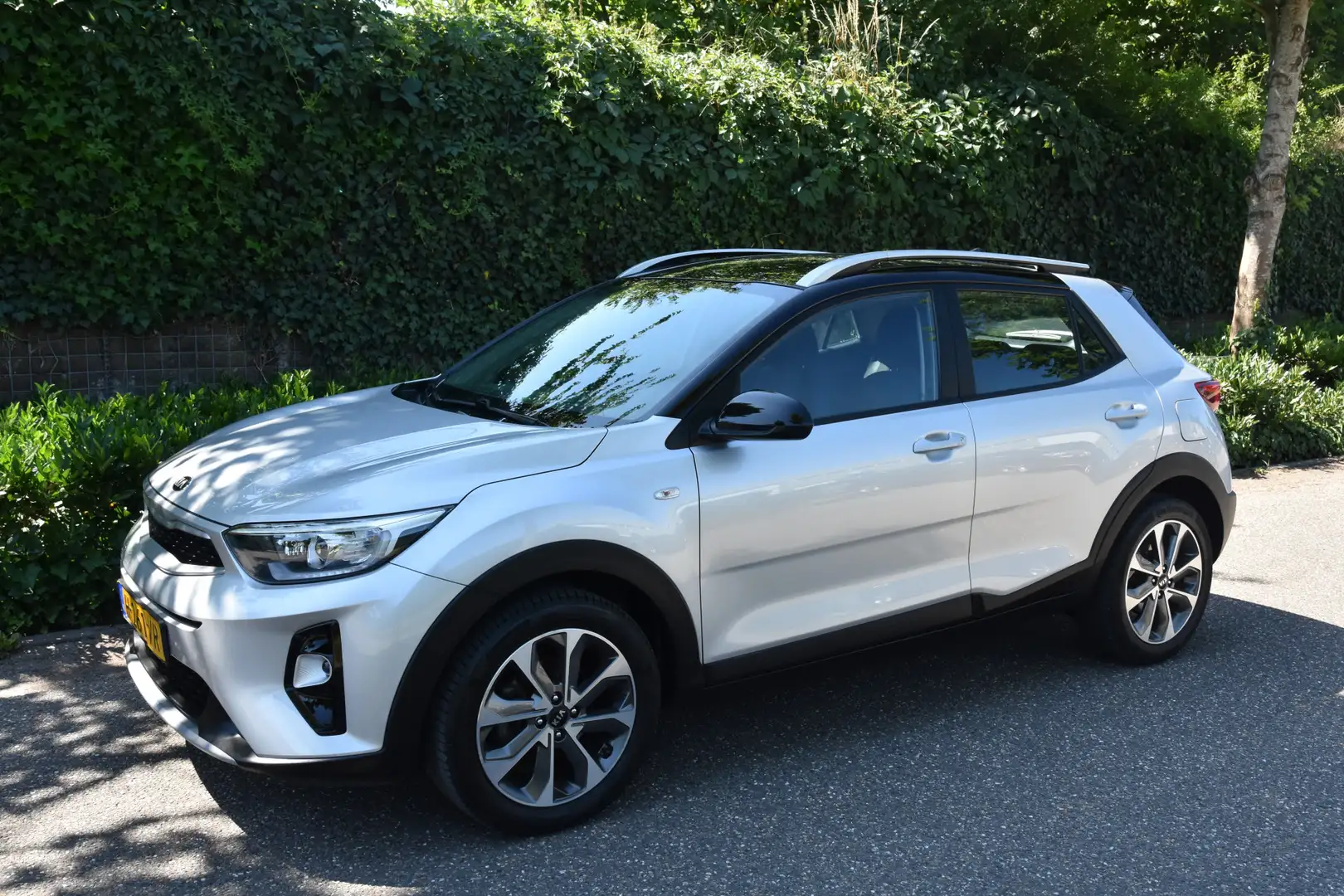Kia Stonic 1.0 T-GDi DynamicLine Gris - 2