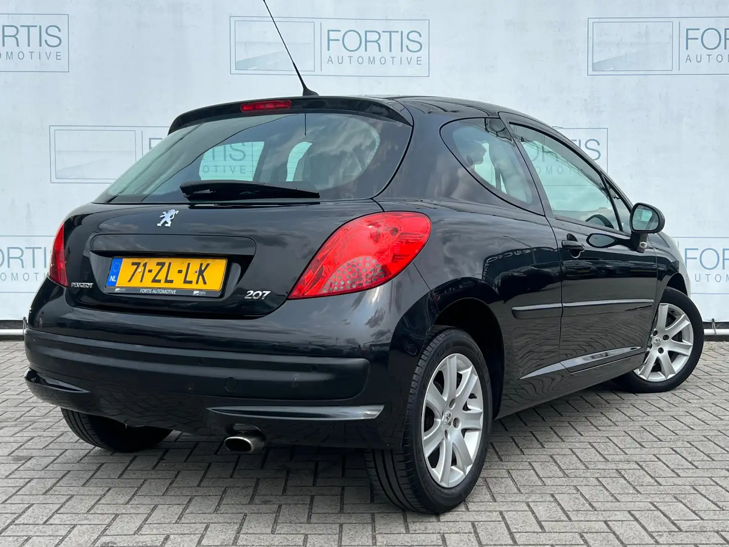 Peugeot 207 1.6 VTi XS Pack NL AUTO | DEALER ONDERHOUDEN | AUT Negro - 2