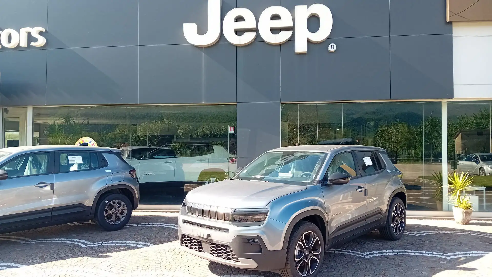 Jeep Avenger 1.2 Turbo 110 CV MHEV Summit - 1