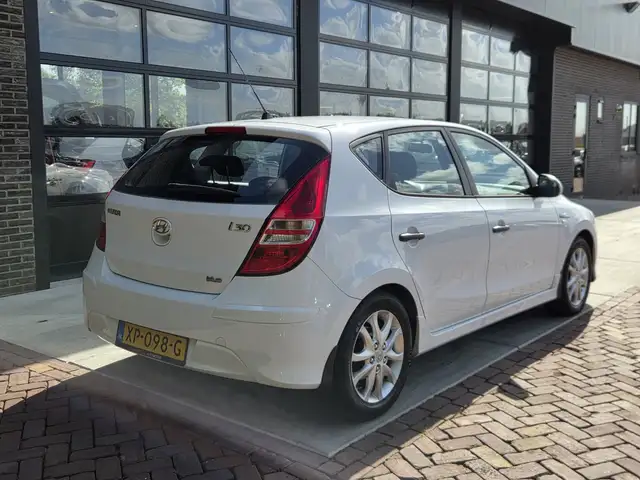 Hyundai i30 view 2