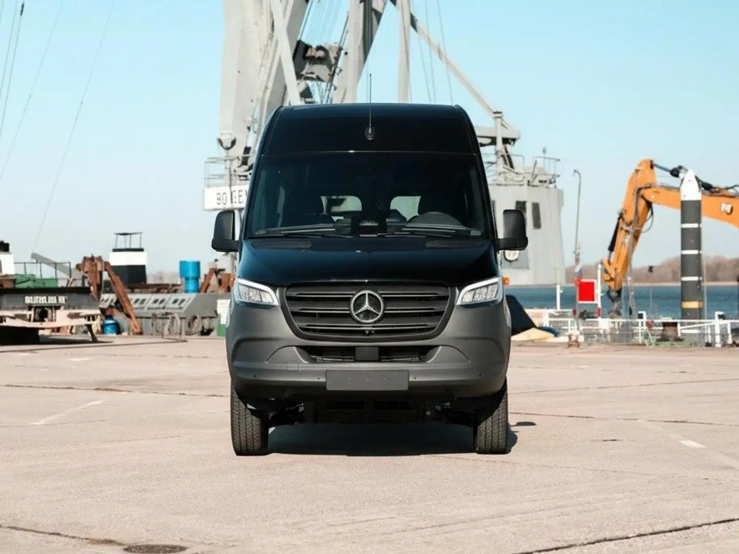 Mercedes-Benz Sprinter 319 CDI 4x4 PRO L2 (907.733) Schwarz - 2