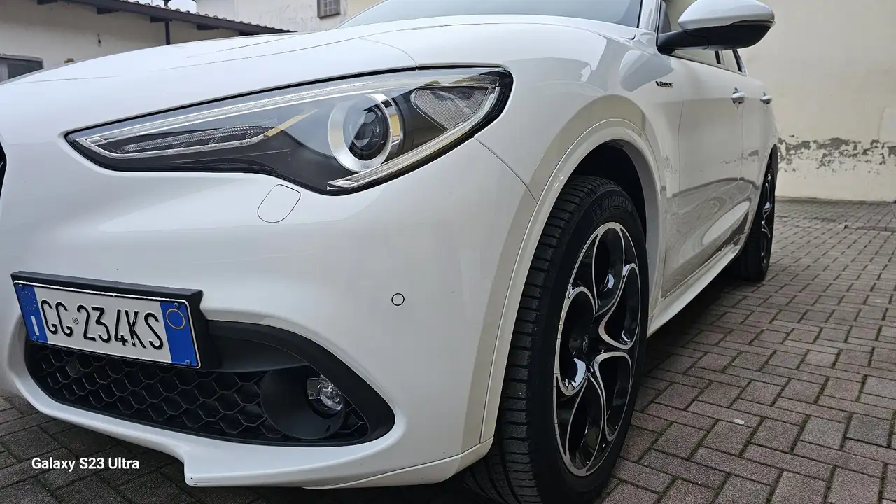 Alfa Romeo Stelvio 2021