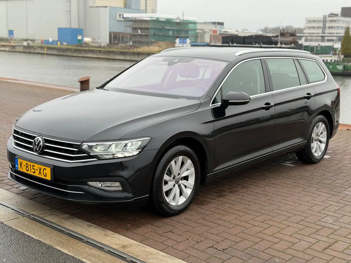 Volkswagen Passat Variant 2.0 TDI Business Zwart - 2