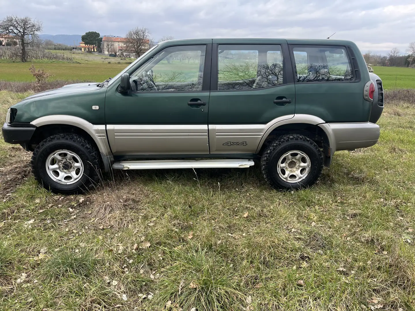 Nissan Terrano 5p 2.7 tdi Elegance - 1