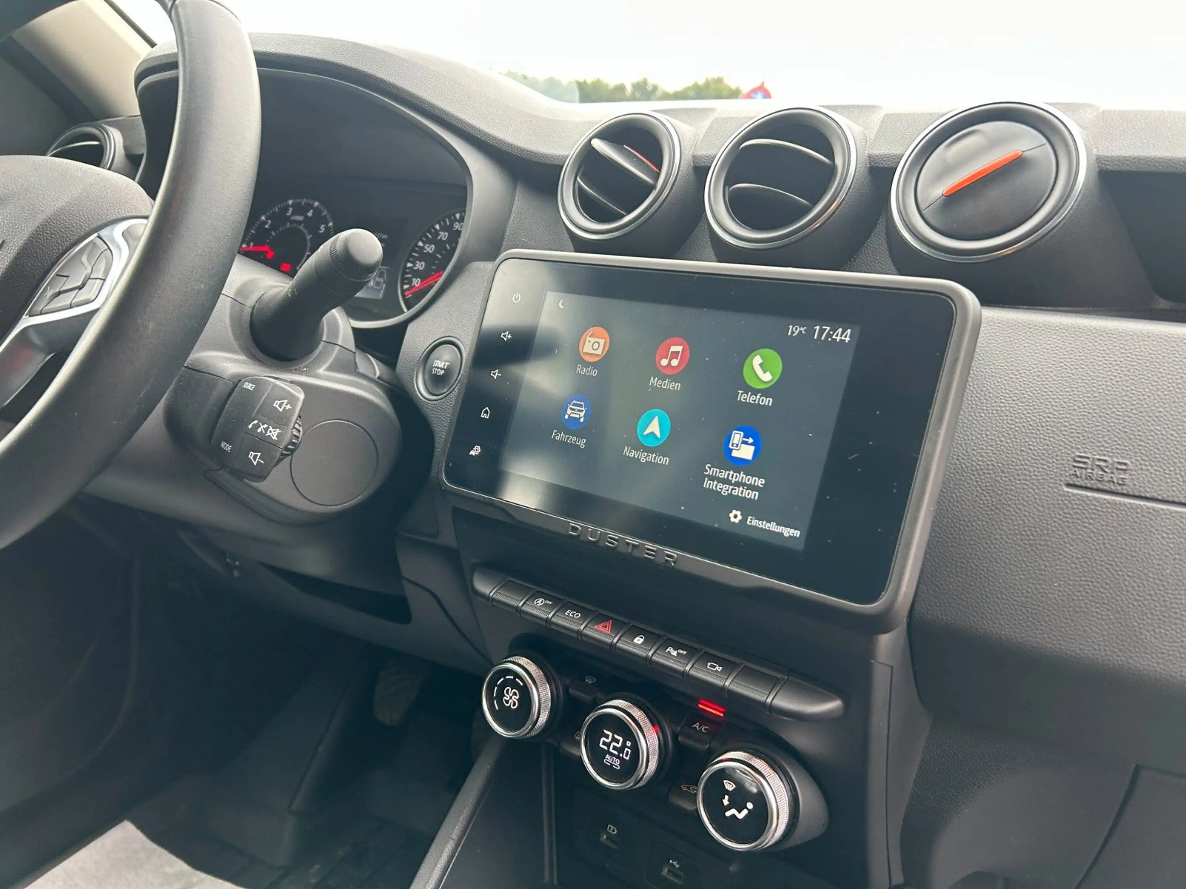 Dacia Duster Extreme TCe 130 Navi 360° Sitzheizung AHK — photo 24
