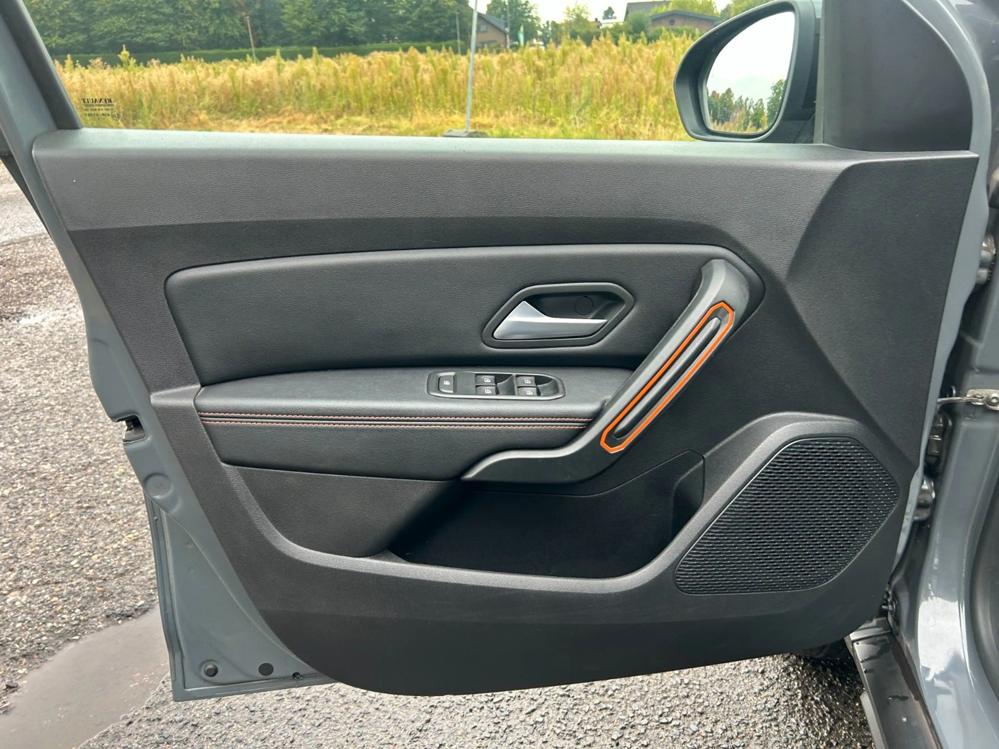 Dacia Duster Extreme TCe 130 Navi 360° Sitzheizung AHK — photo 13