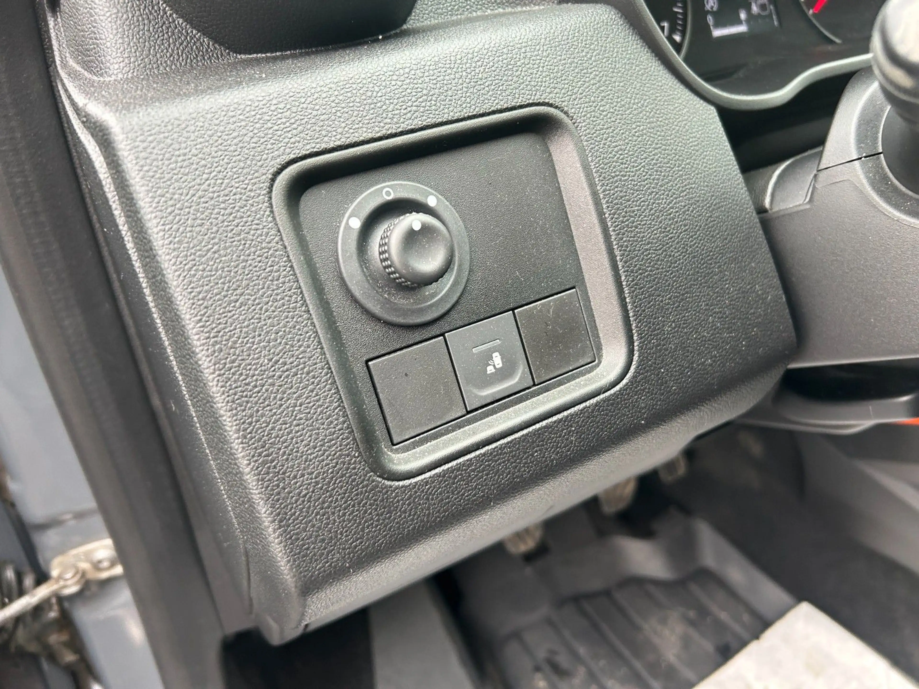 Dacia Duster Extreme TCe 130 Navi 360° Sitzheizung AHK — photo 14