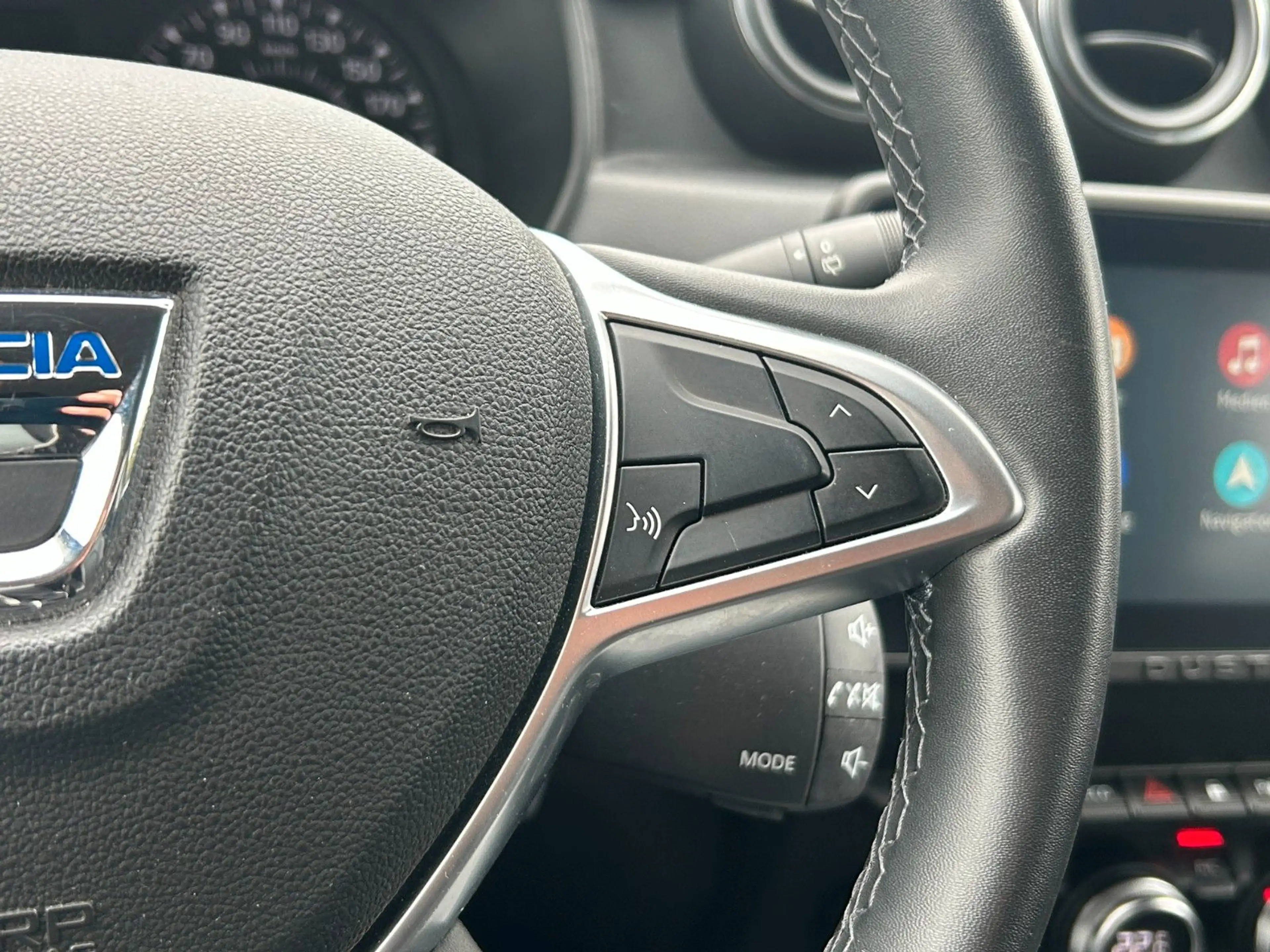 Dacia Duster Extreme TCe 130 Navi 360° Sitzheizung AHK — photo 35