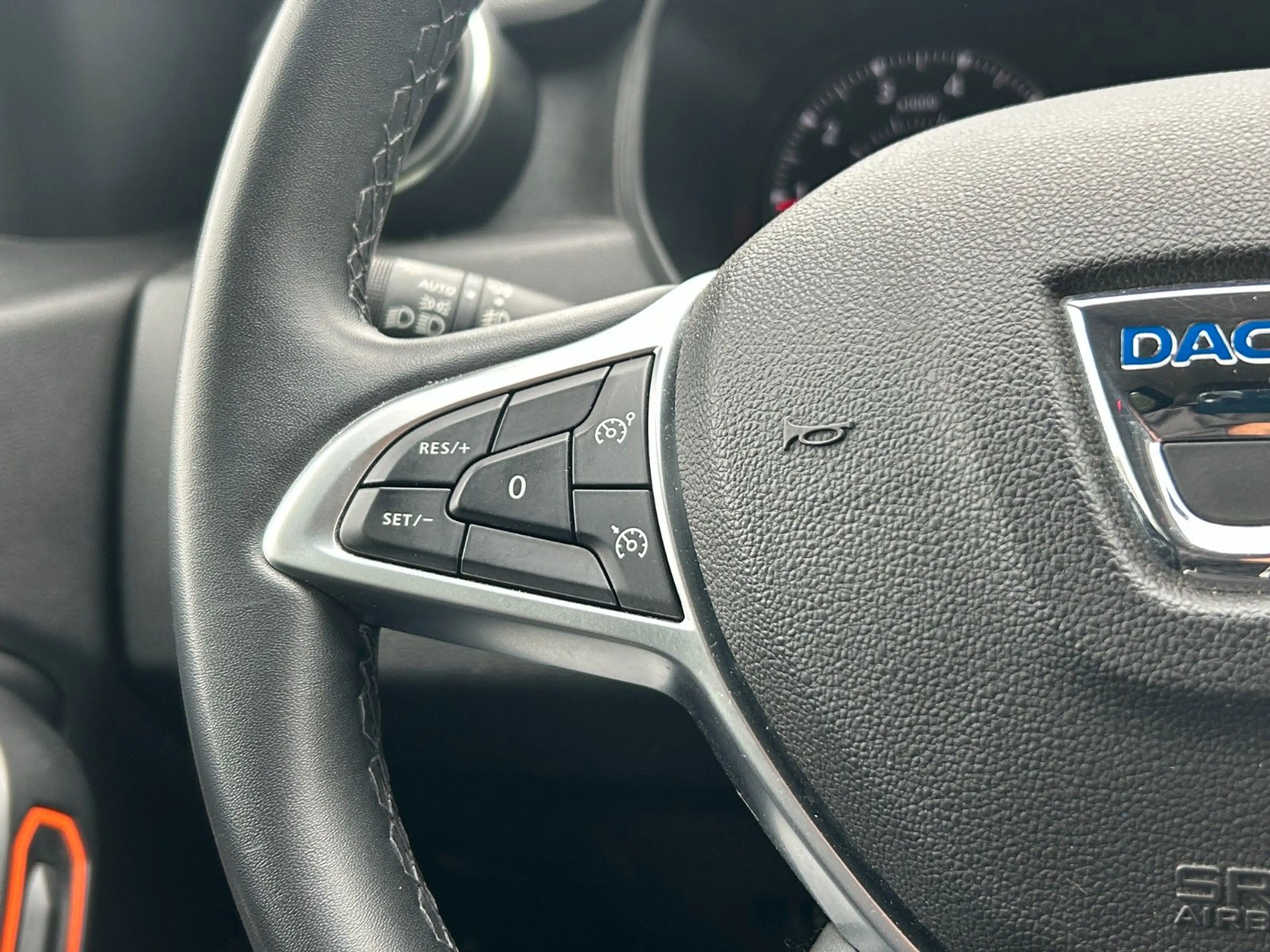 Dacia Duster Extreme TCe 130 Navi 360° Sitzheizung AHK — photo 34
