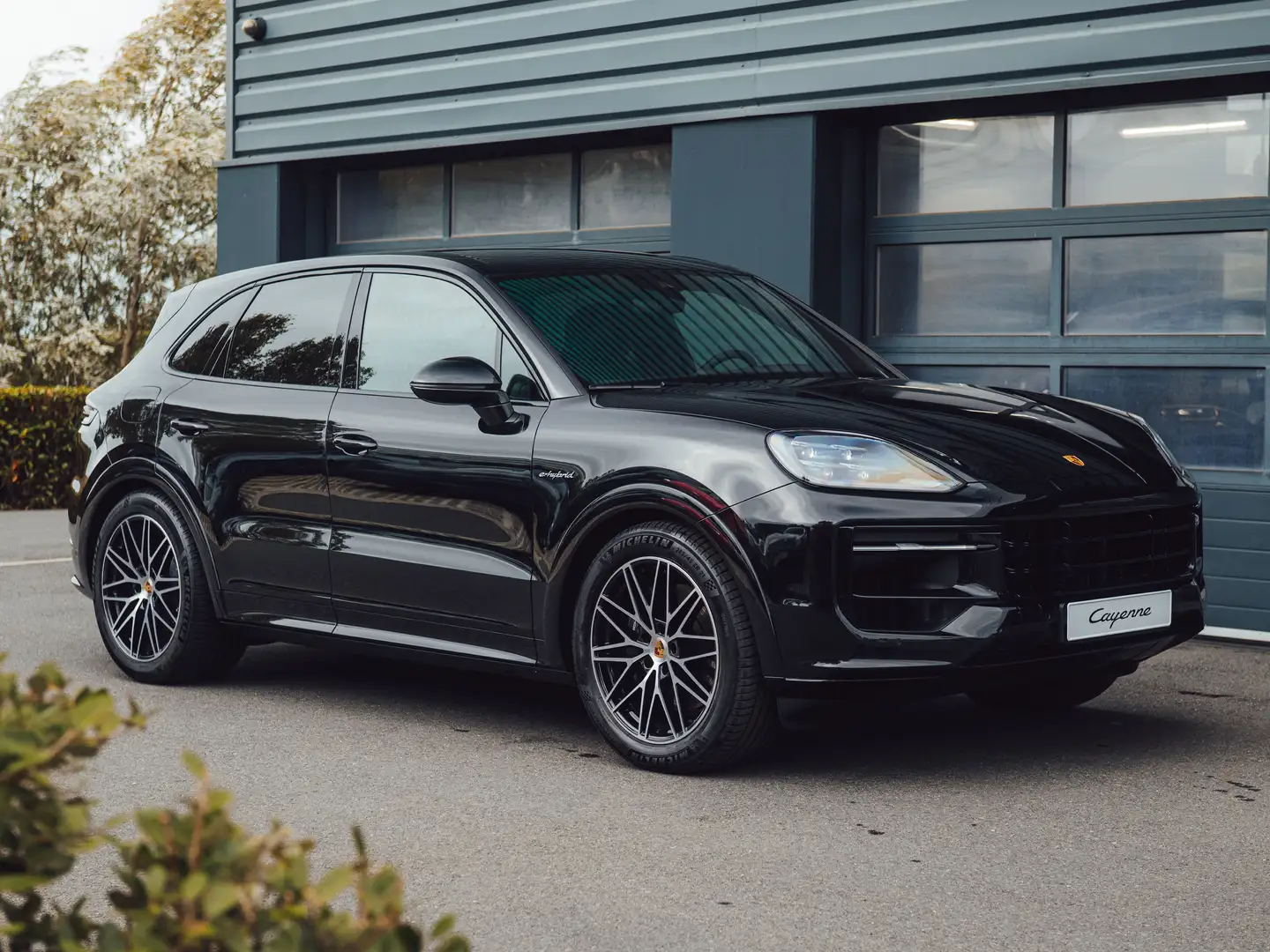 Porsche Cayenne E-Hybrid | Burmester | LuchtV | SportDesign | 21" Чёрный - 1