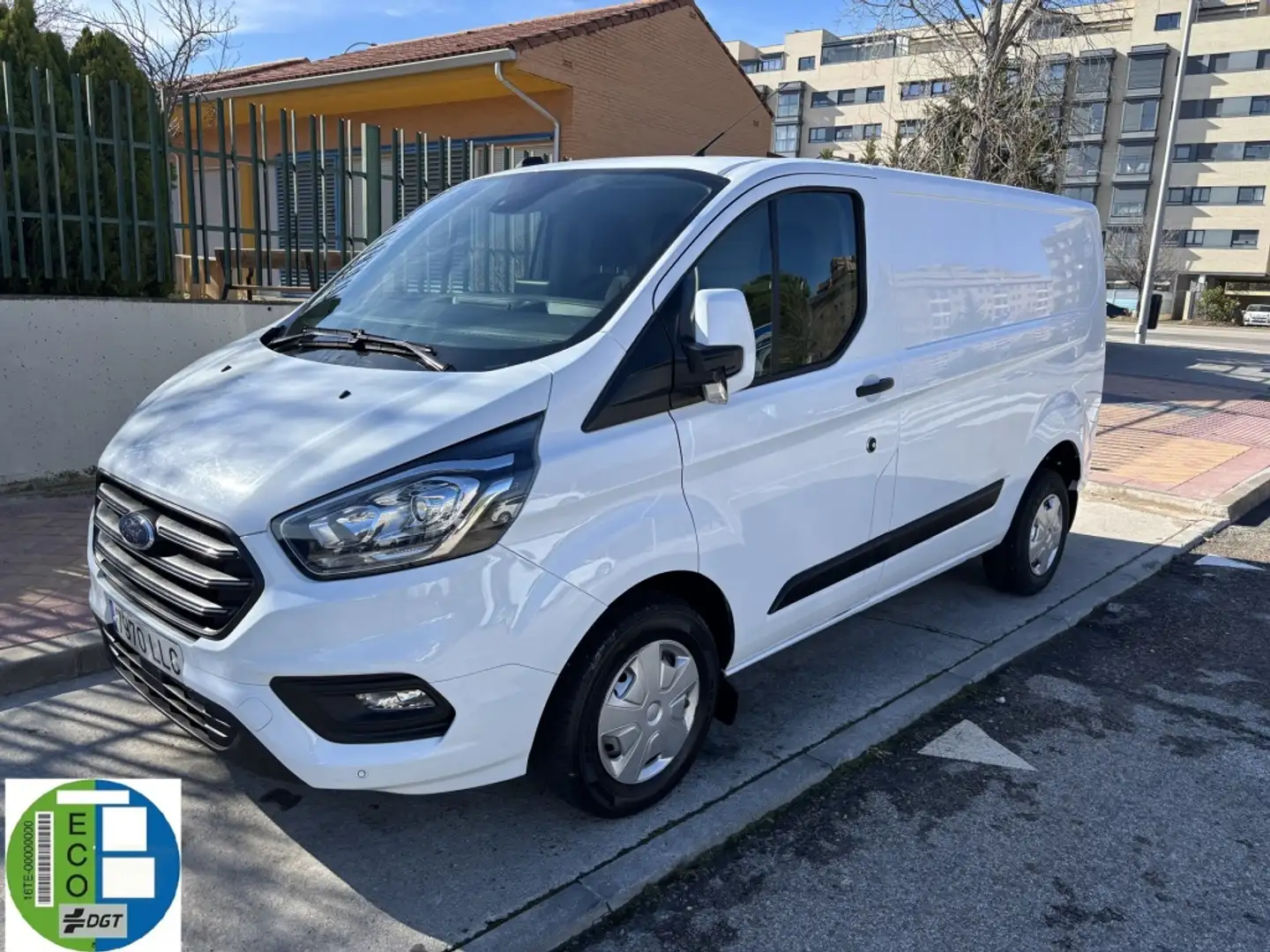 Ford Transit Custom FT 280 L1 Van Ambiente EcoBlue Hybr Blanco - 1