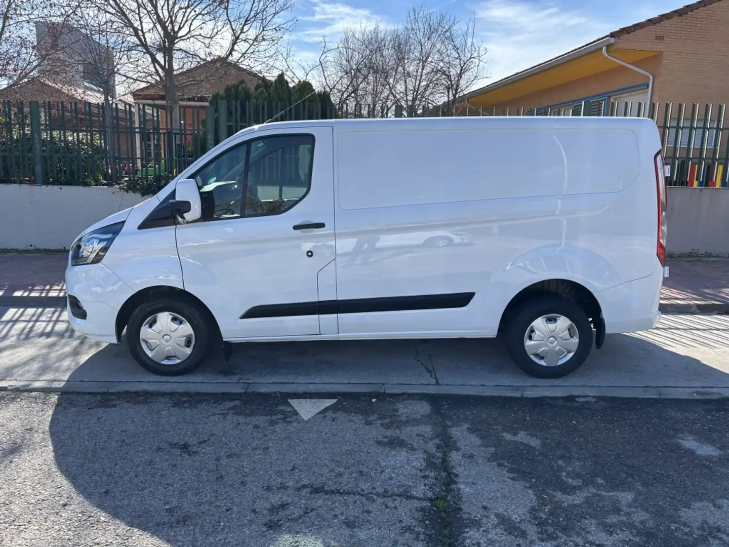 Ford Transit Custom FT 280 L1 Van Ambiente EcoBlue Hybr Blanco - 2