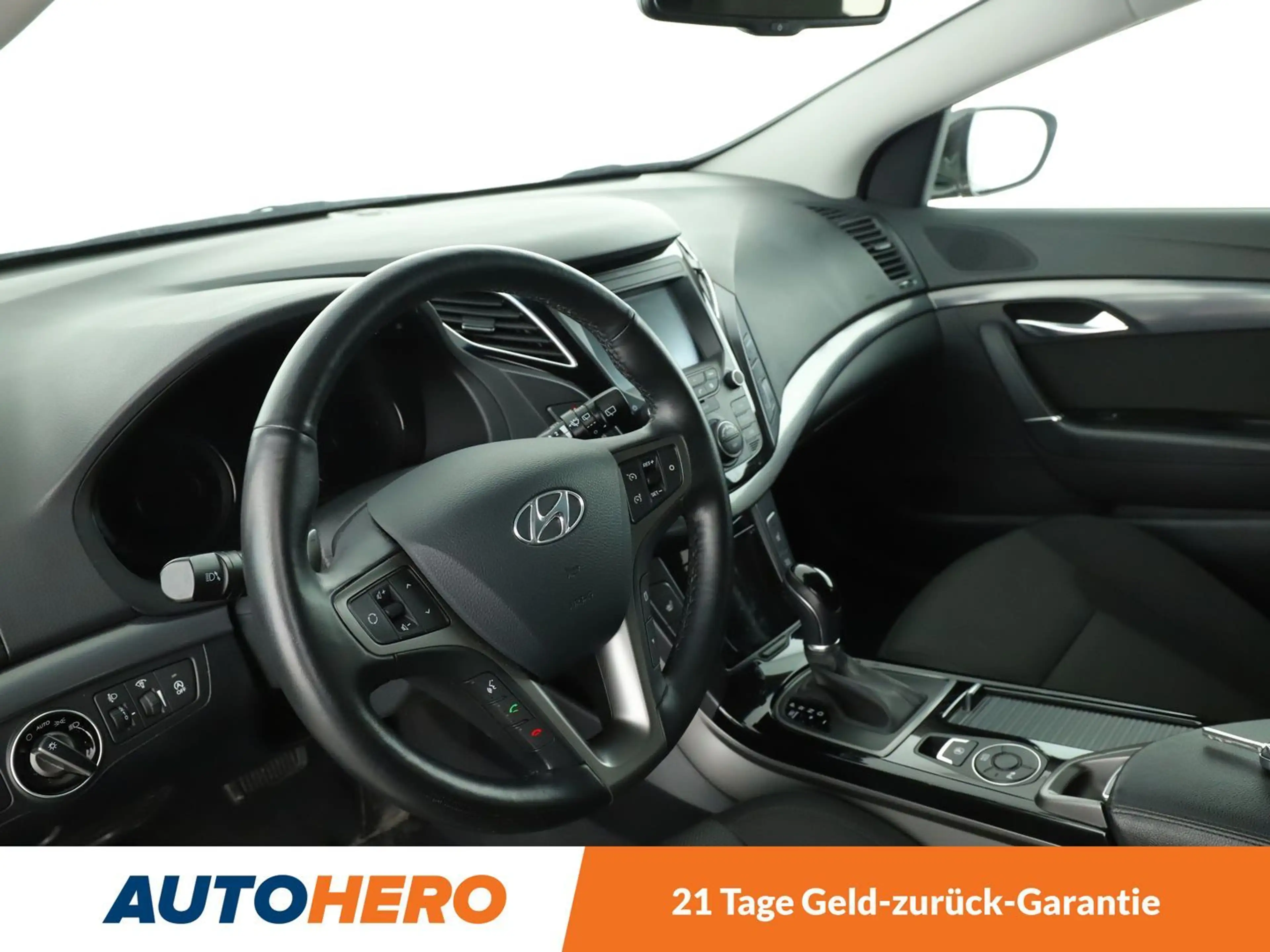 Hyundai i40 1.7 CRDi Trend Blue *NAVI*PDC*SHZ*TEMPO*ALU* — photo 11
