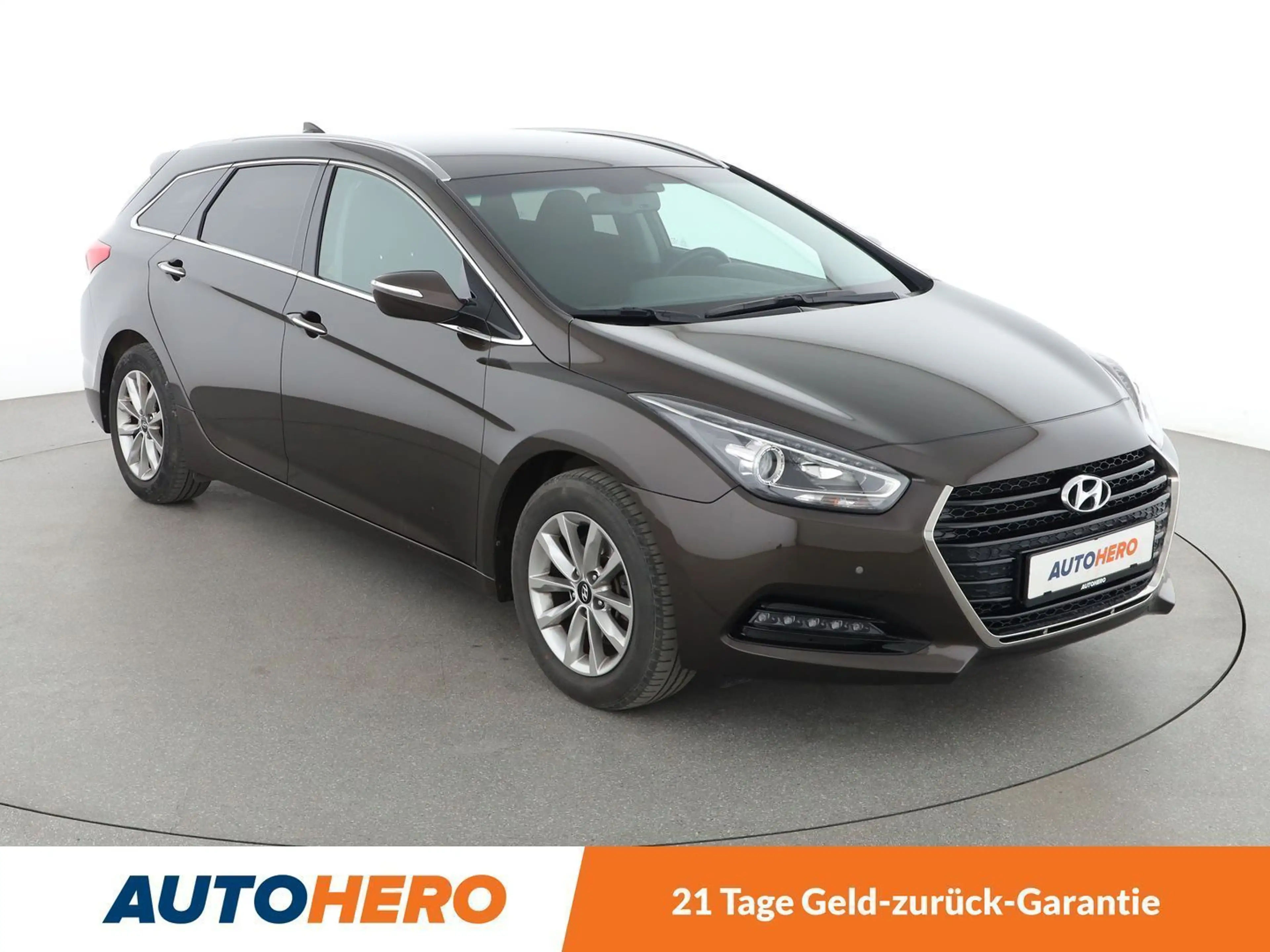 Hyundai i40 1.7 CRDi Trend Blue *NAVI*PDC*SHZ*TEMPO*ALU* — photo 8