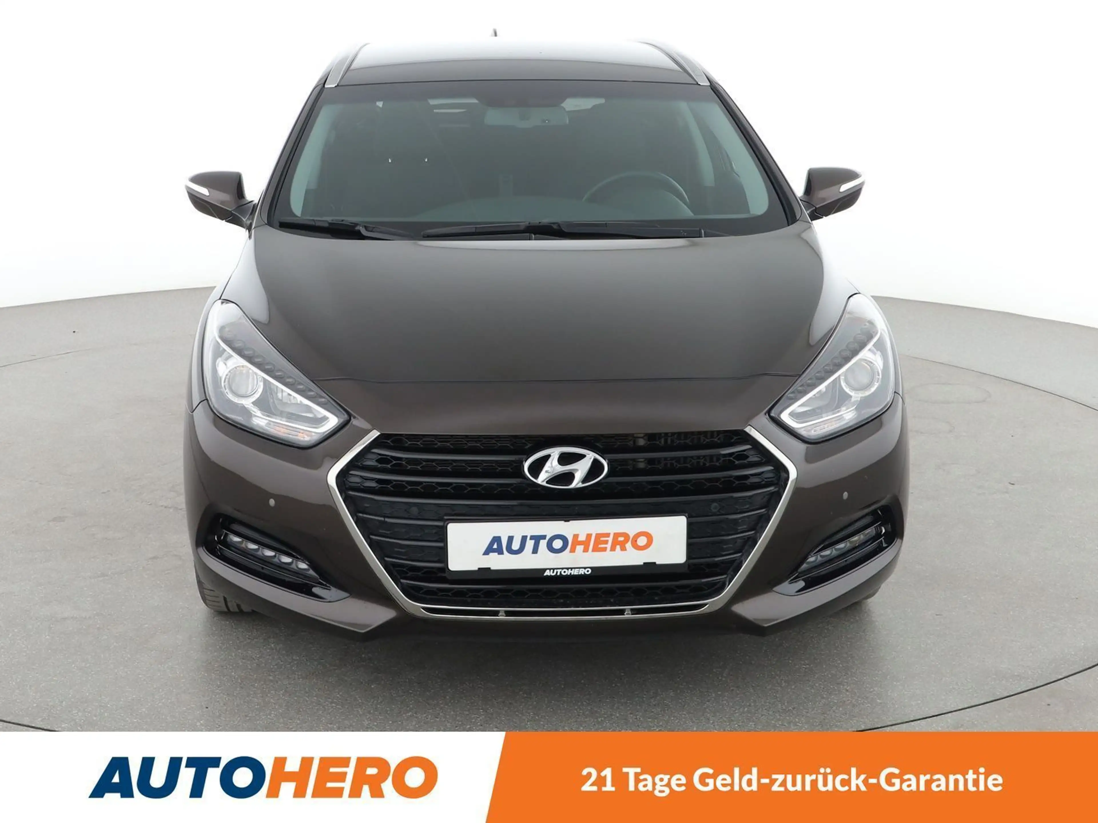 Hyundai i40 1.7 CRDi Trend Blue *NAVI*PDC*SHZ*TEMPO*ALU* — photo 9
