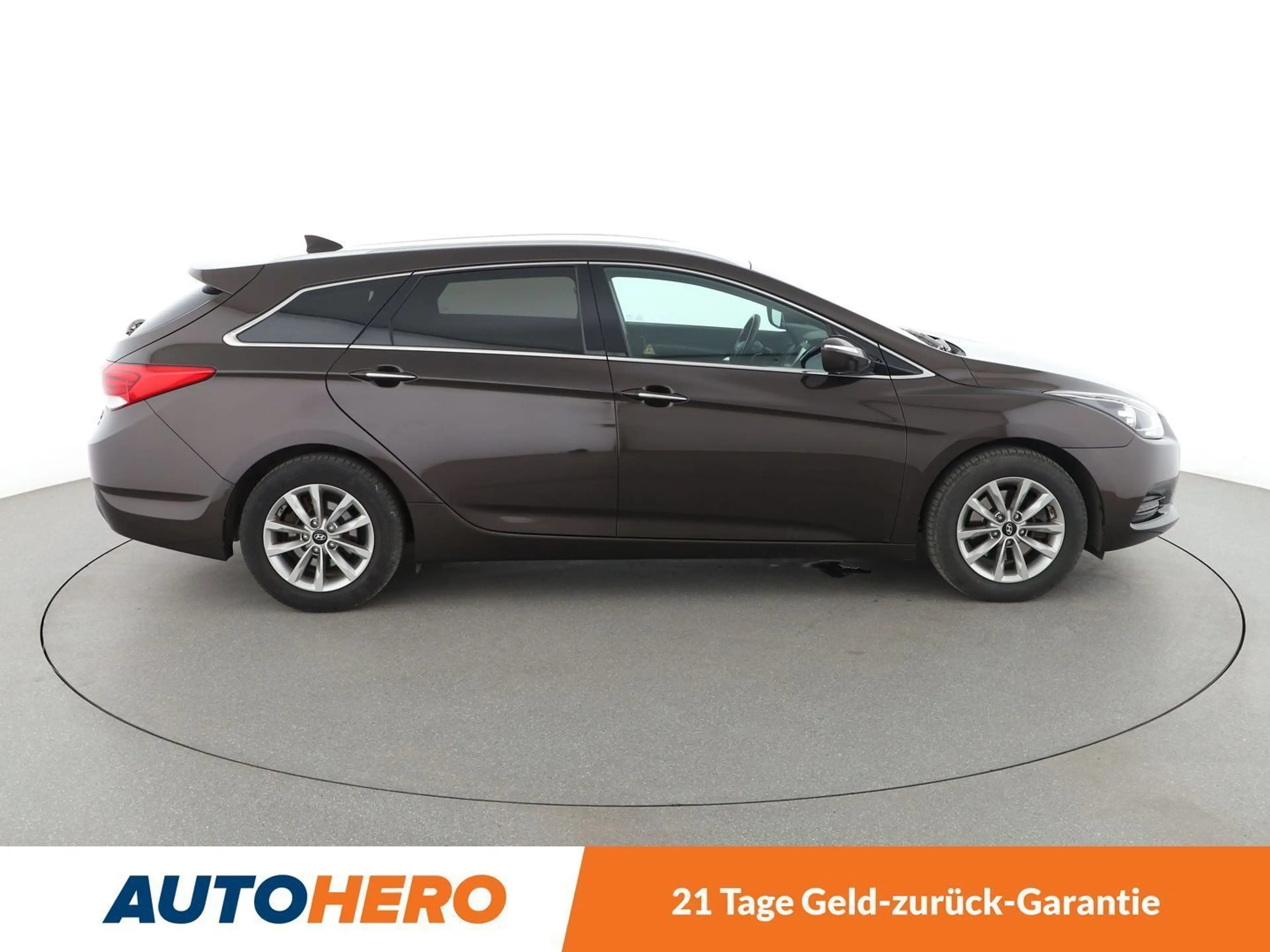 Hyundai i40 1.7 CRDi Trend Blue *NAVI*PDC*SHZ*TEMPO*ALU* — photo 7