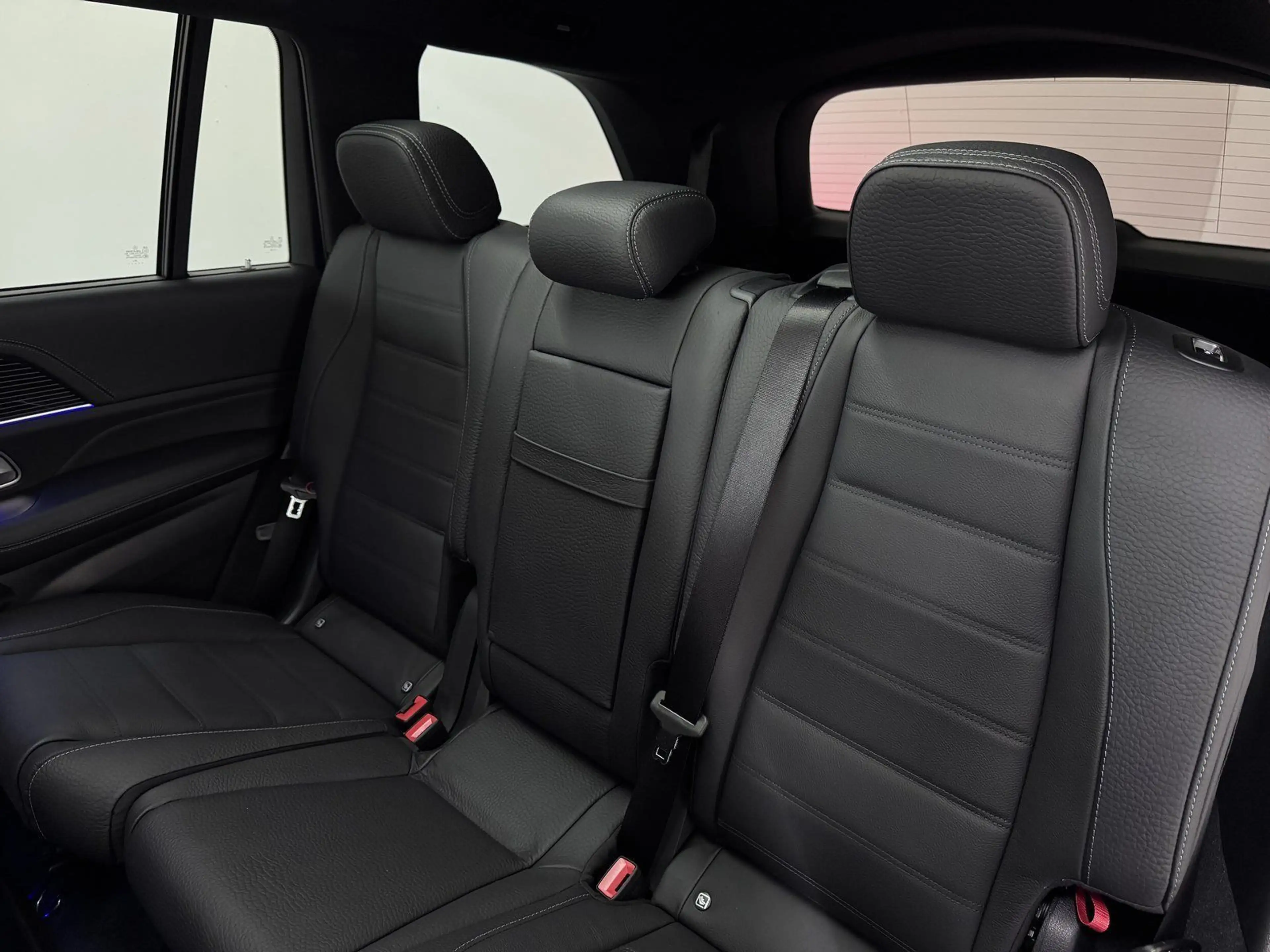 Mercedes-Benz GLS 450 d 4M AMG+NIGHT+22"+PANO+DISTR+AHK+360° — photo 13