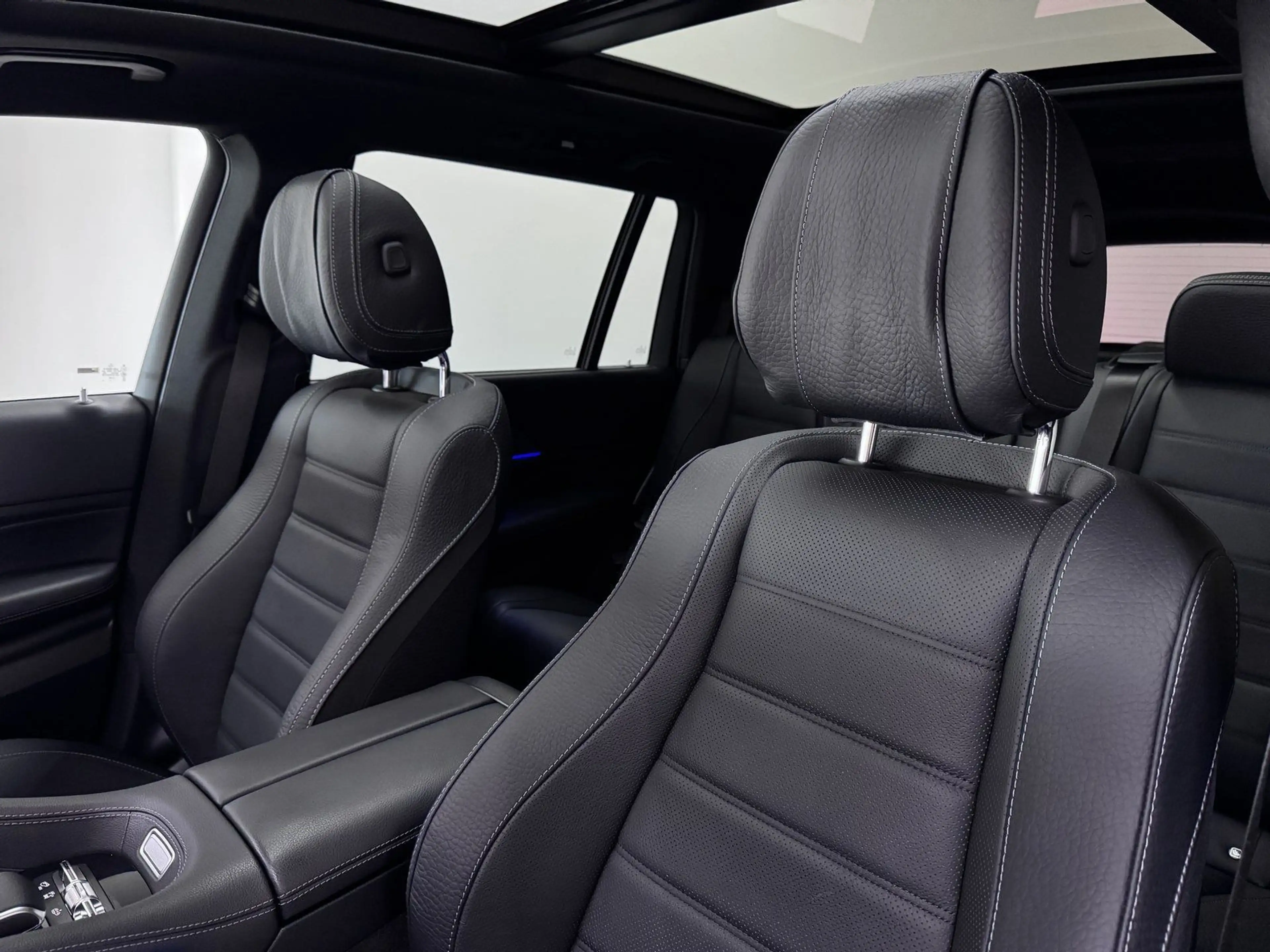 Mercedes-Benz GLS 450 d 4M AMG+NIGHT+22"+PANO+DISTR+AHK+360° — photo 12