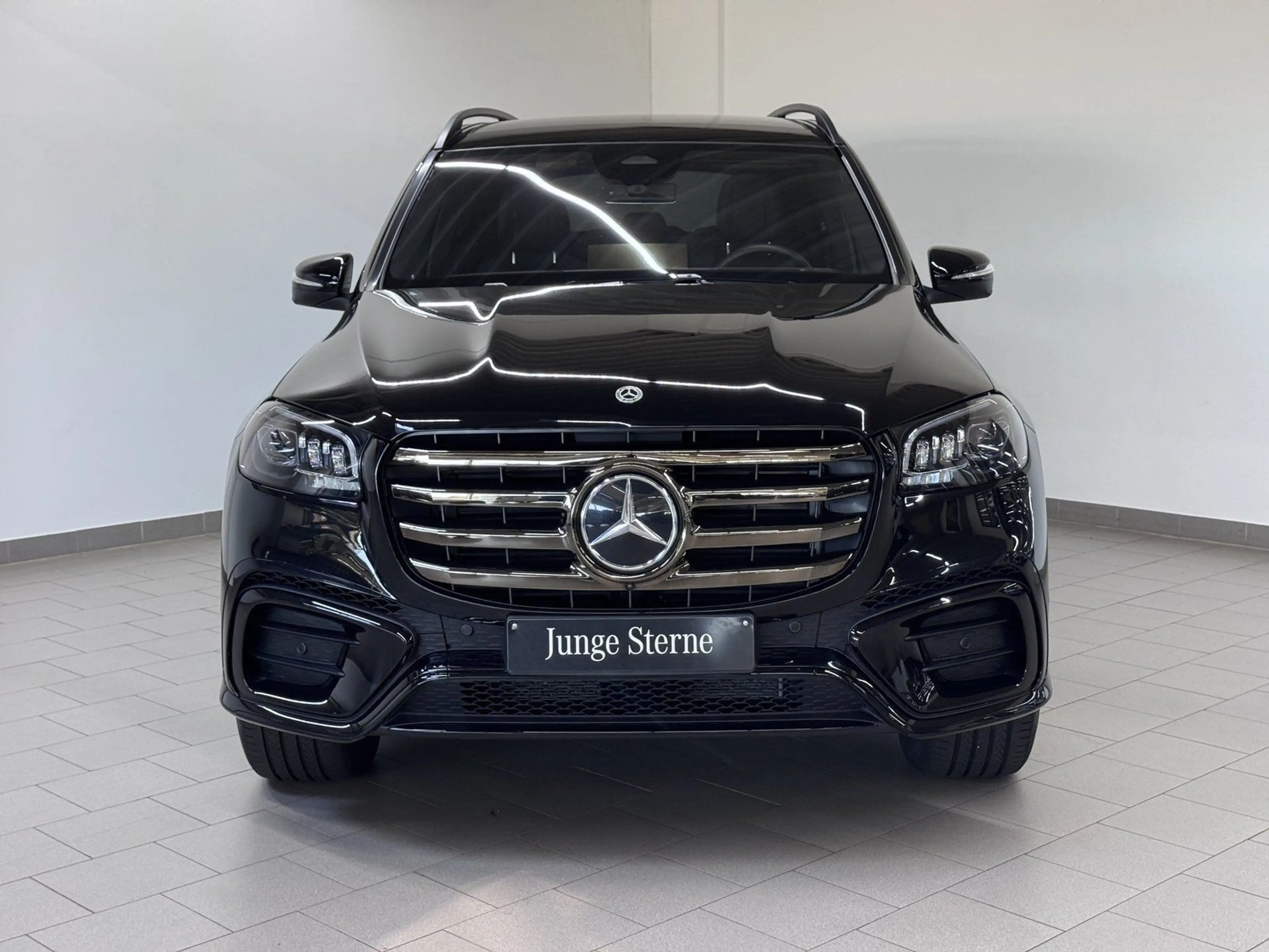 Mercedes-Benz GLS 450 d 4M AMG+NIGHT+22"+PANO+DISTR+AHK+360° — photo 4