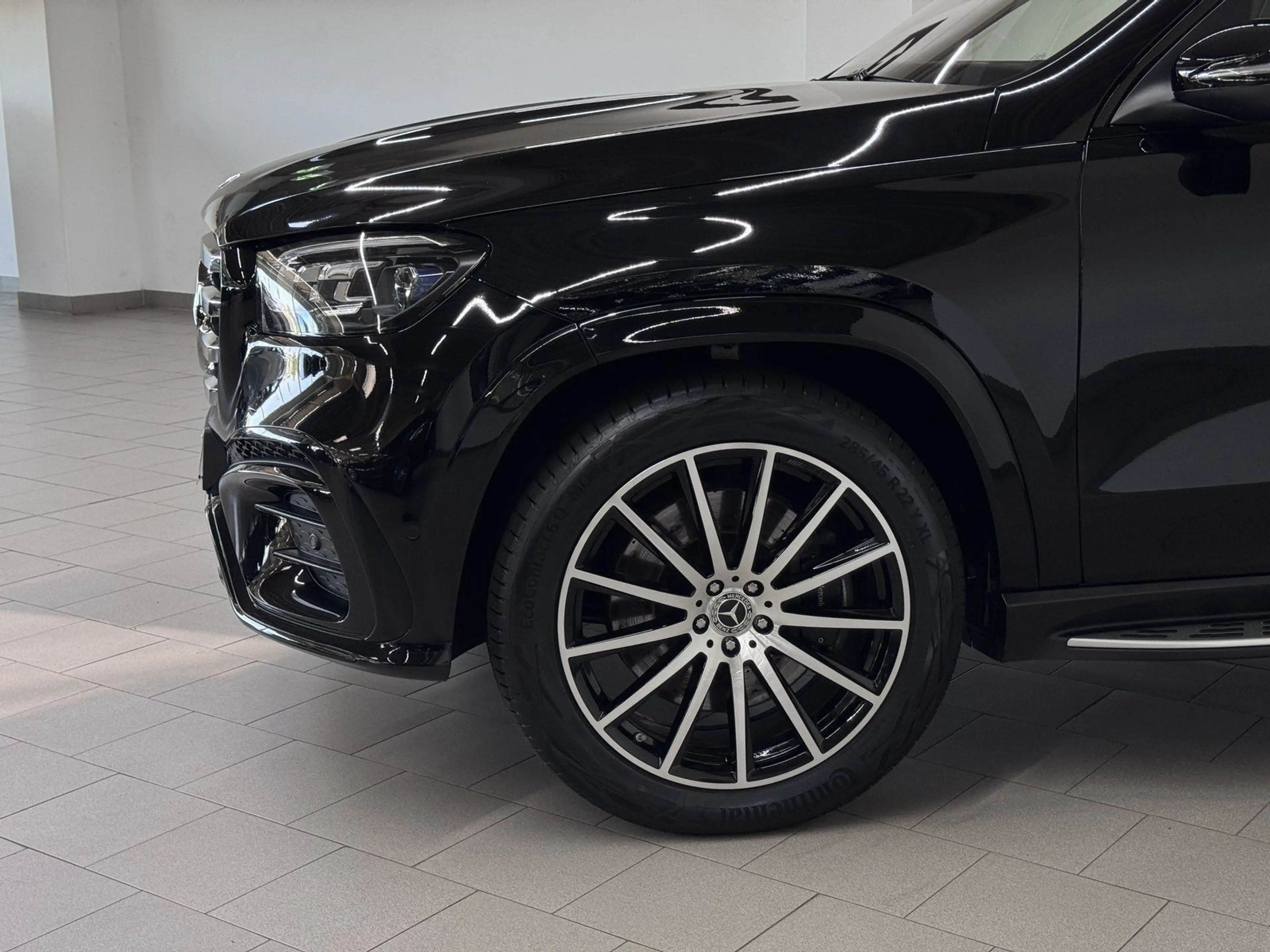 Mercedes-Benz GLS 450 d 4M AMG+NIGHT+22"+PANO+DISTR+AHK+360° — photo 7