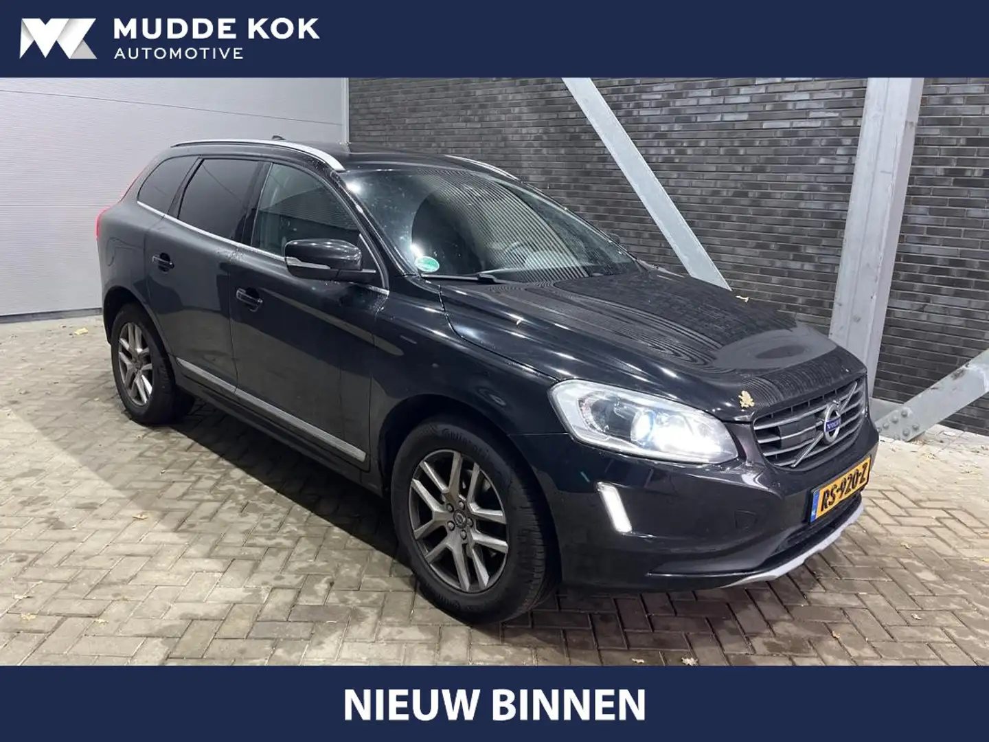 Volvo XC60 T5 Summum | Panoramadak | Leder | Camera | Stoelve Zwart - 1