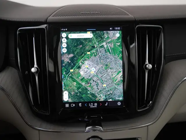 Volvo XC60 view 14