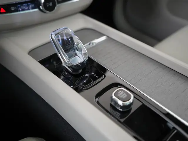 Volvo XC60 view 11