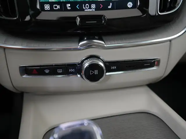 Volvo XC60 view 13